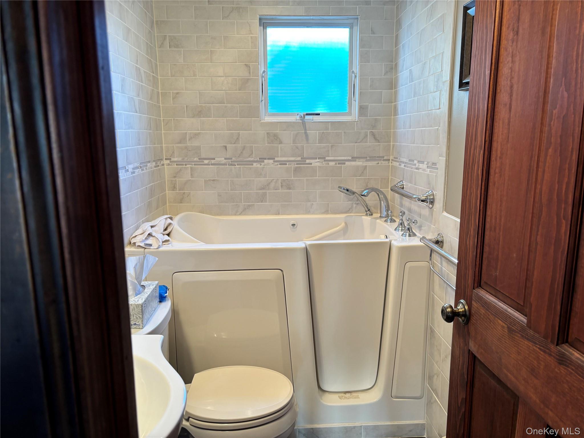 8 Walnut Place — photo 24
