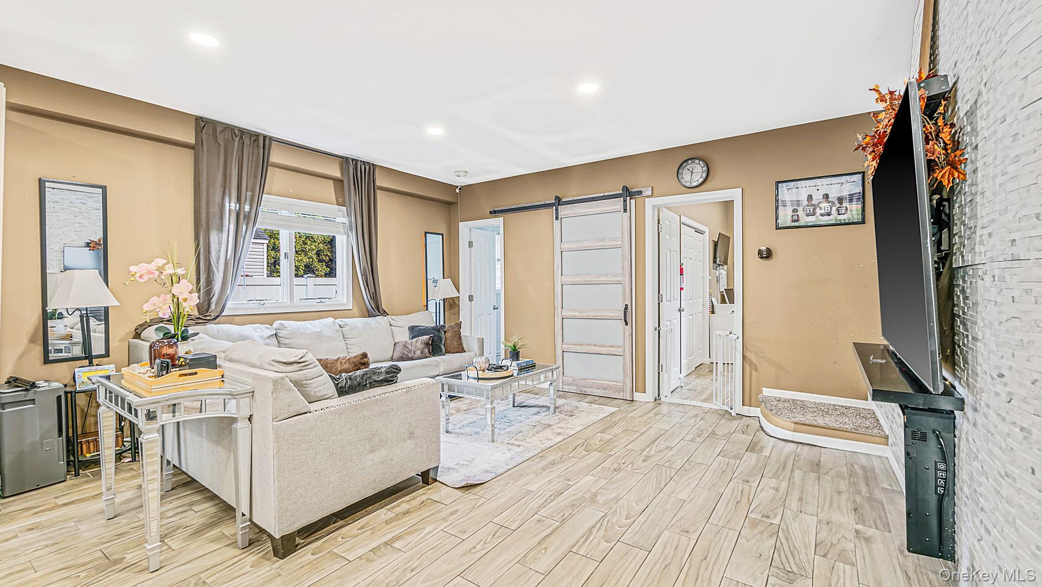 73 Lynbrook Drive — photo 14