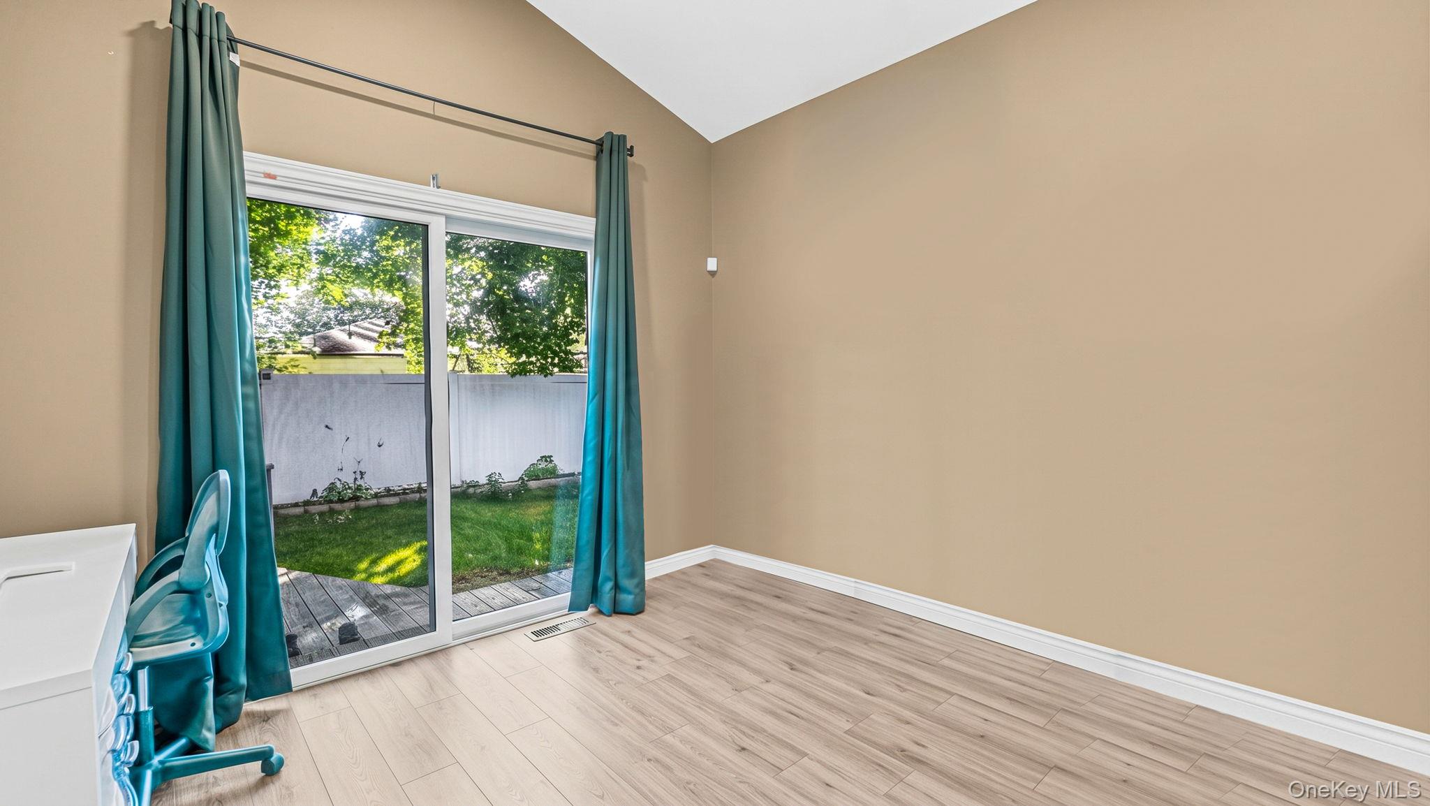 73 Lynbrook Drive — photo 26