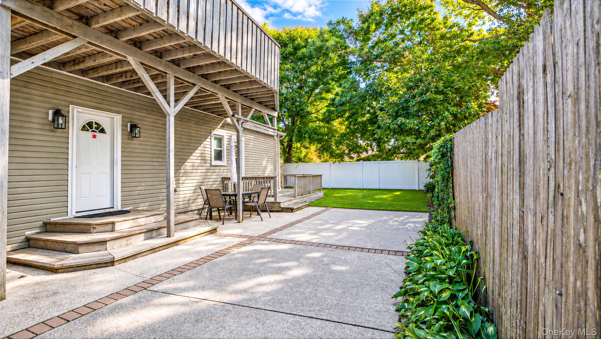 73 Lynbrook Drive — photo 32