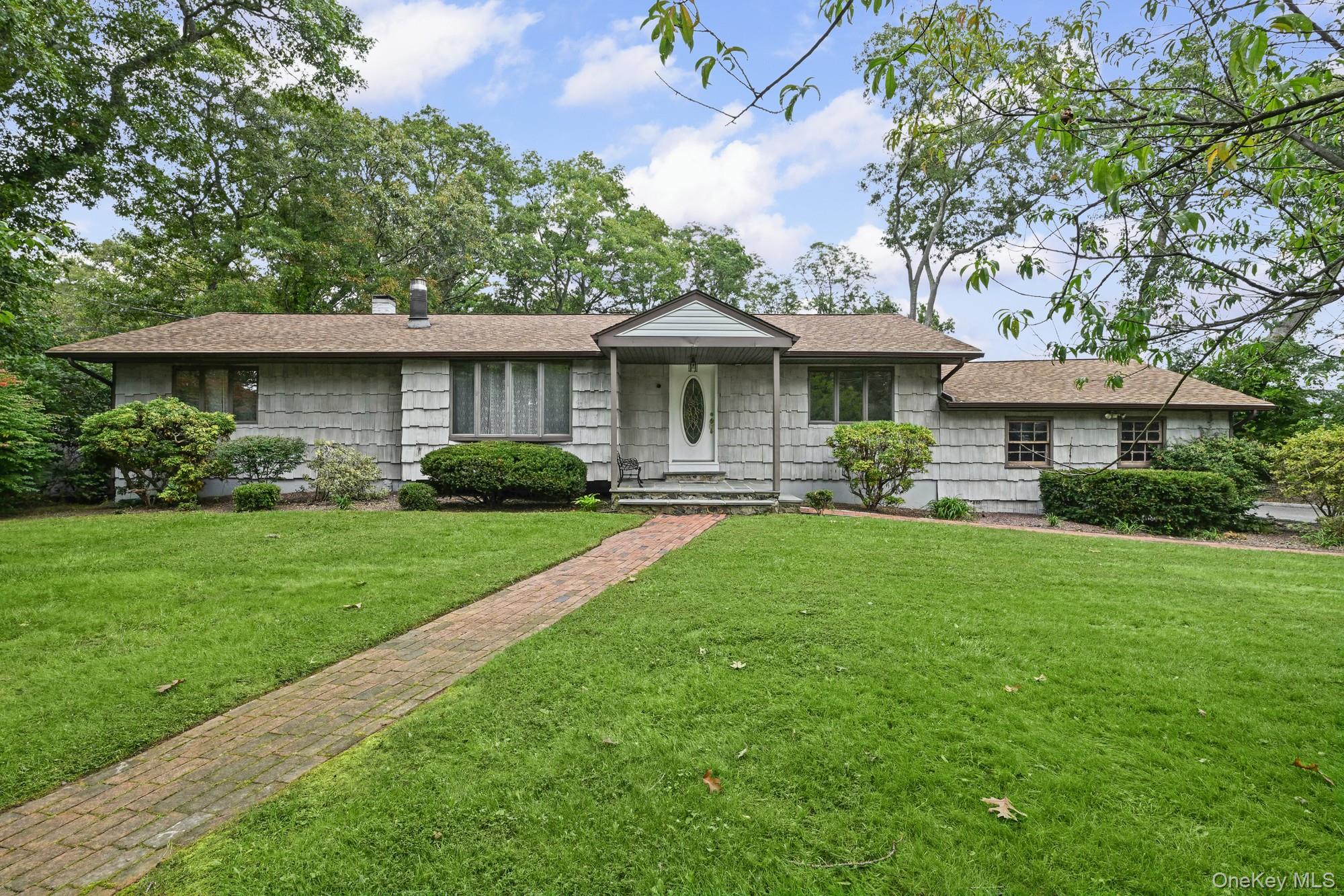 3 Alamo Drive, Farmingville