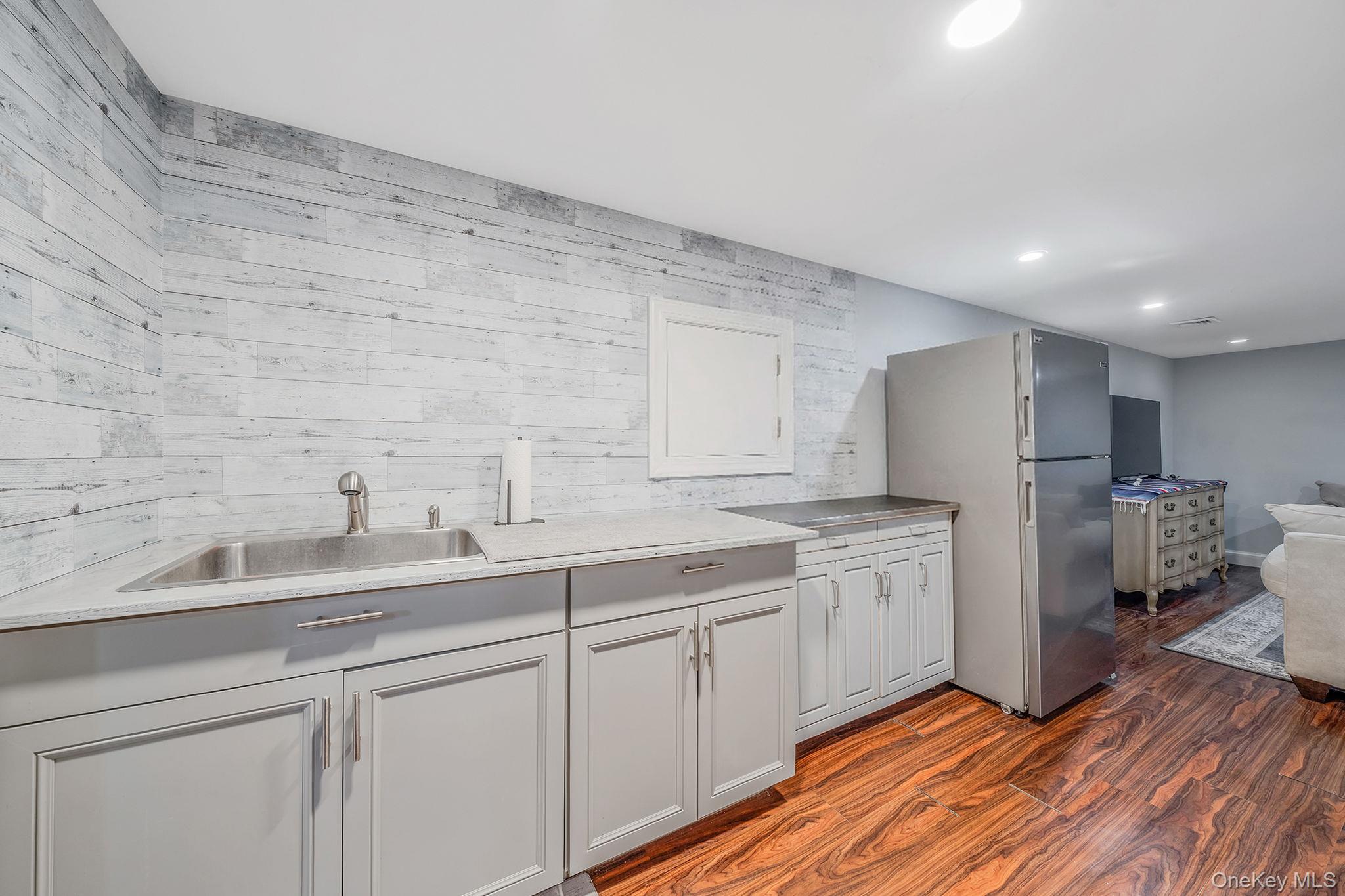 296 Moriches Road — photo 31