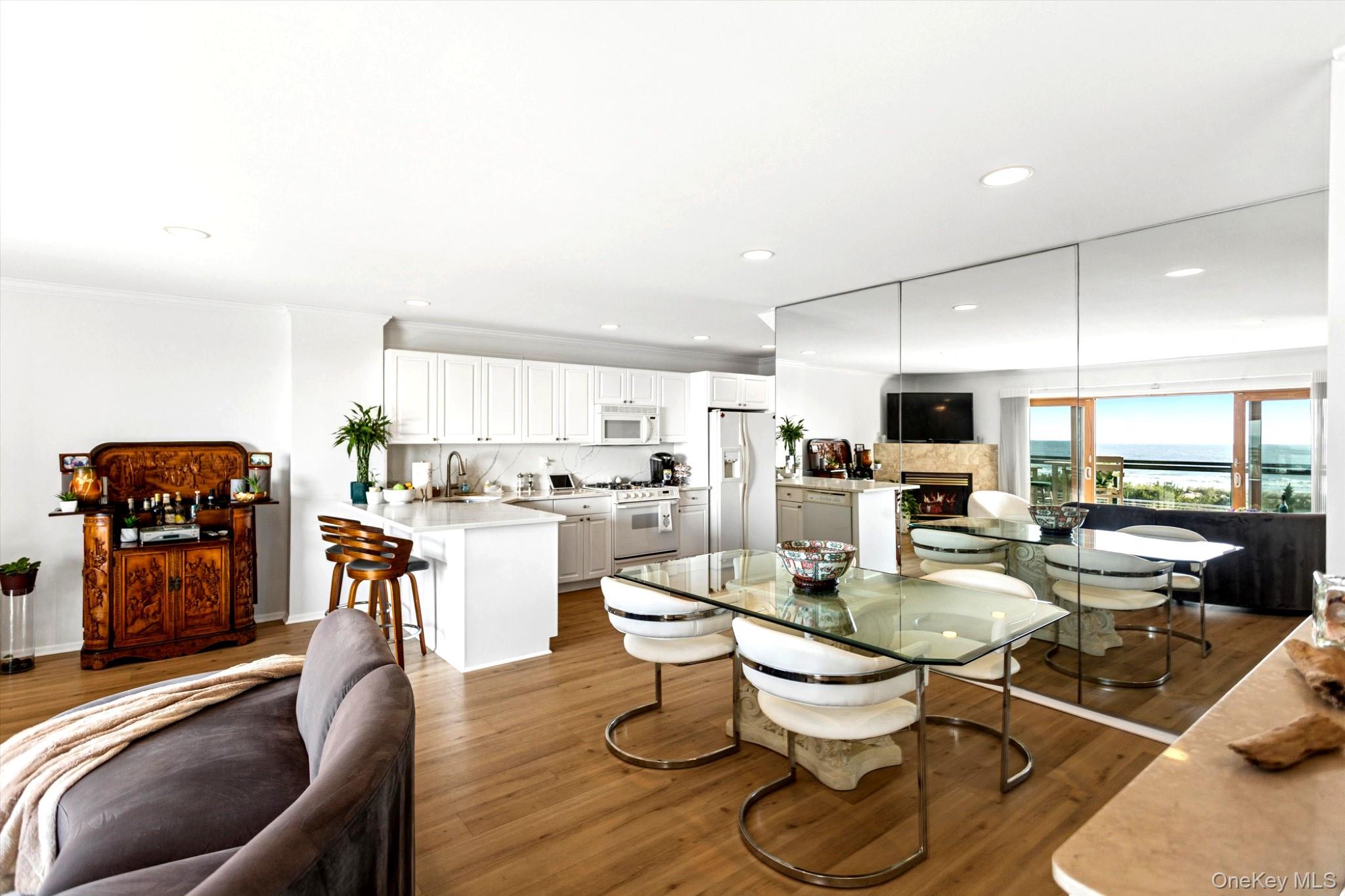 412 Oceanfront — photo 2