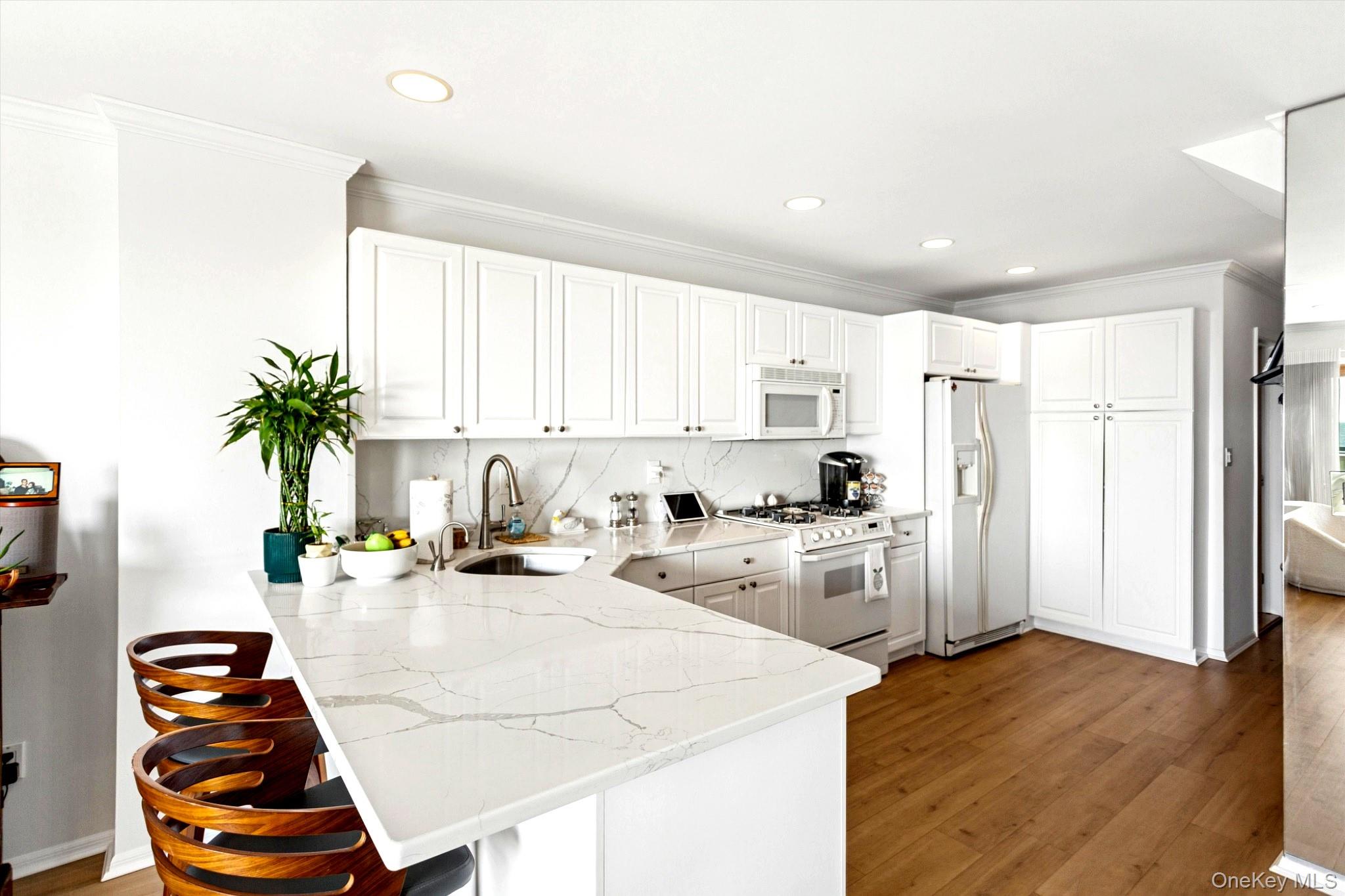 412 Oceanfront — photo 8