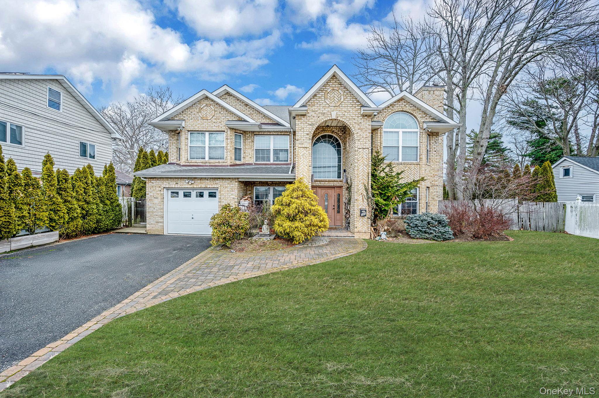 120 Waldo Street, Copiague