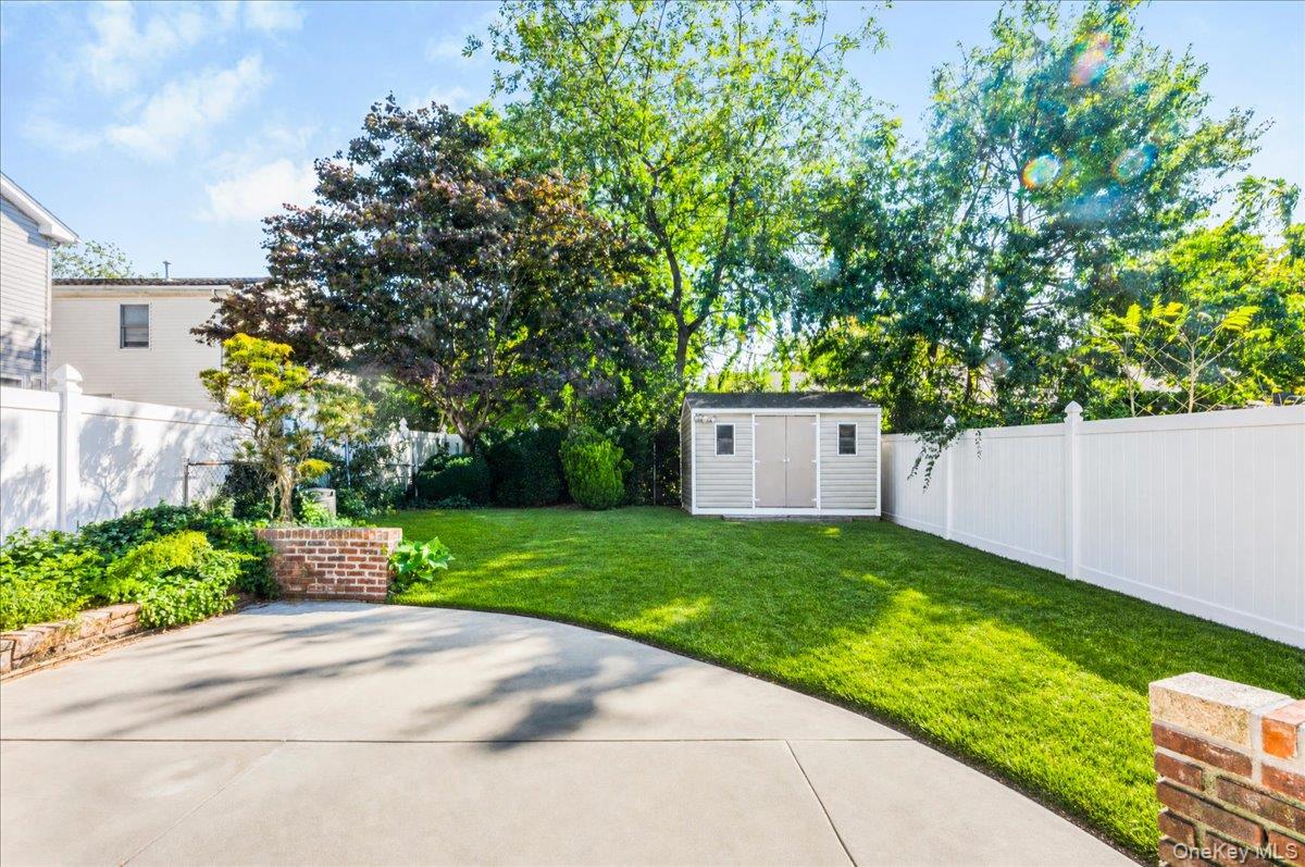 609 Hempstead Gardens Drive — photo 21