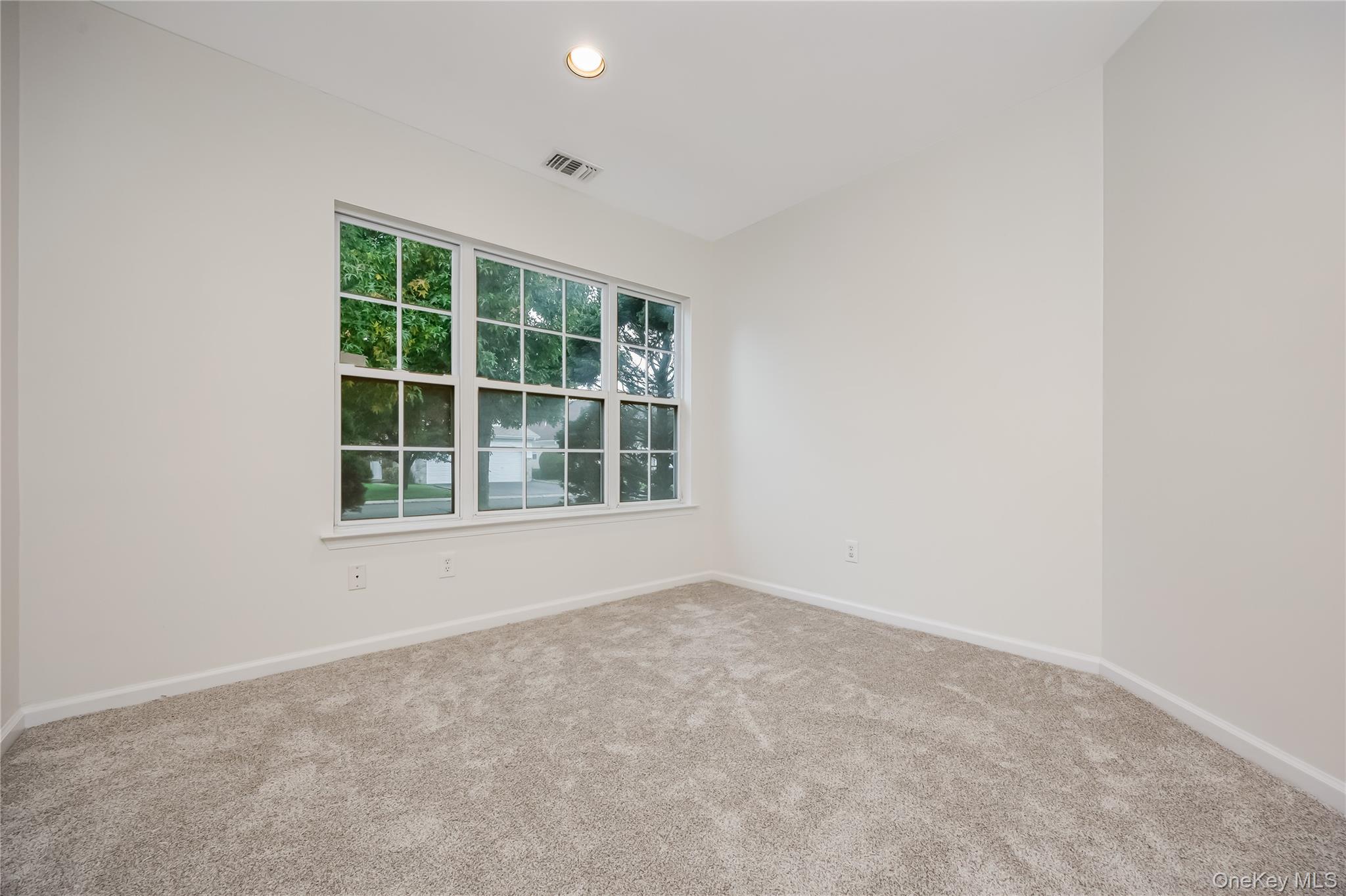 14 Sophia Drive — photo 3