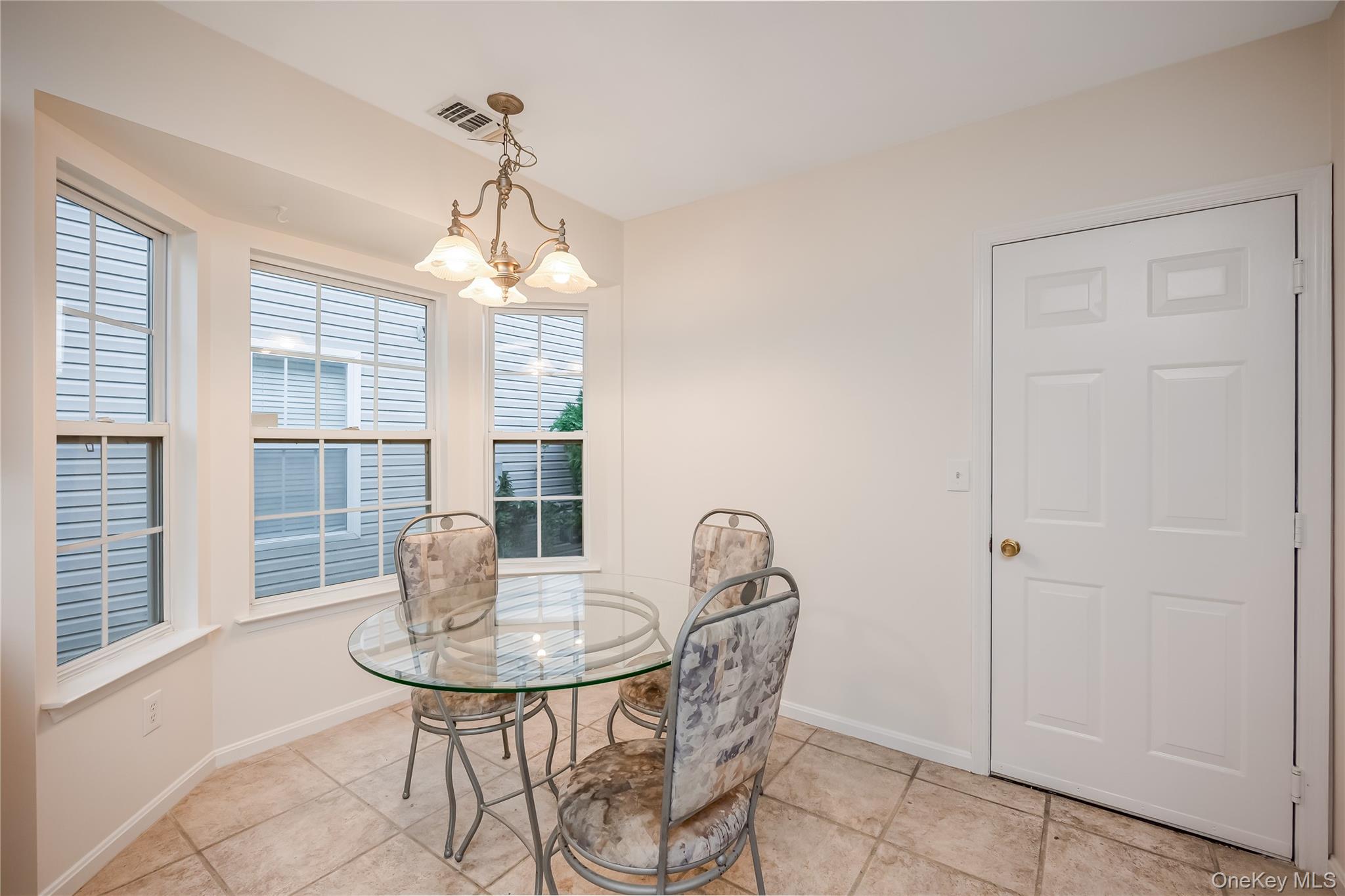 14 Sophia Drive — photo 6