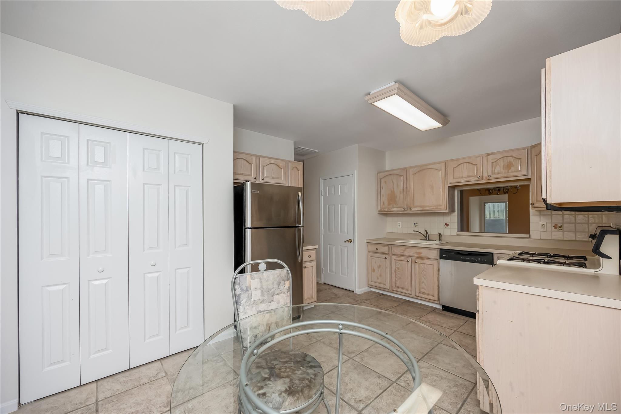 14 Sophia Drive — photo 7