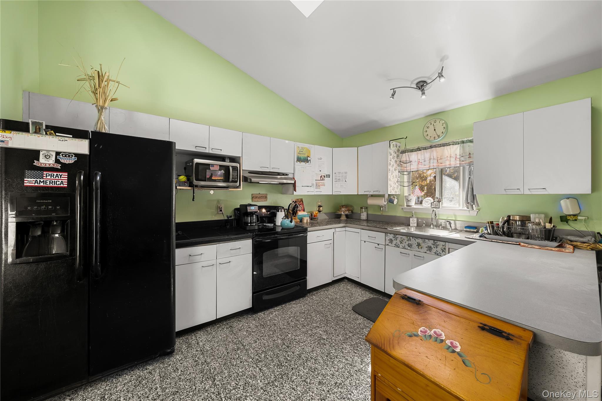 14 Mineola Street — photo 13