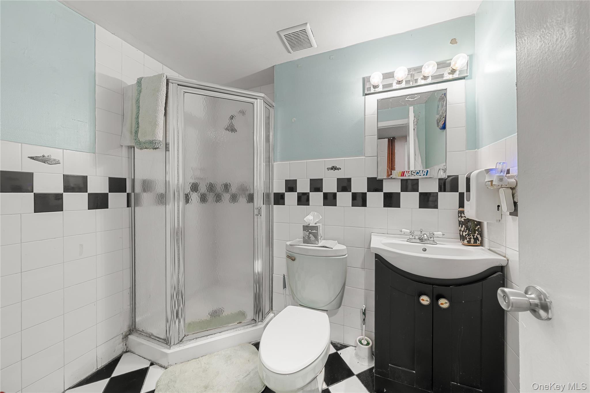 14 Mineola Street — photo 26