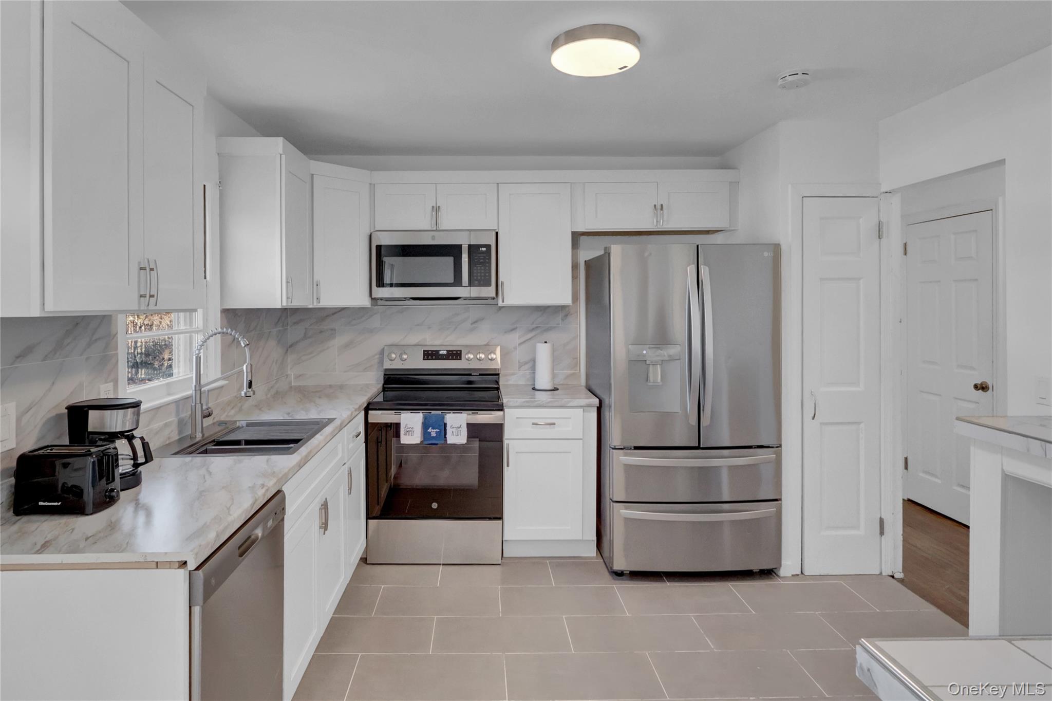 57 Middle Island Avenue — photo 2