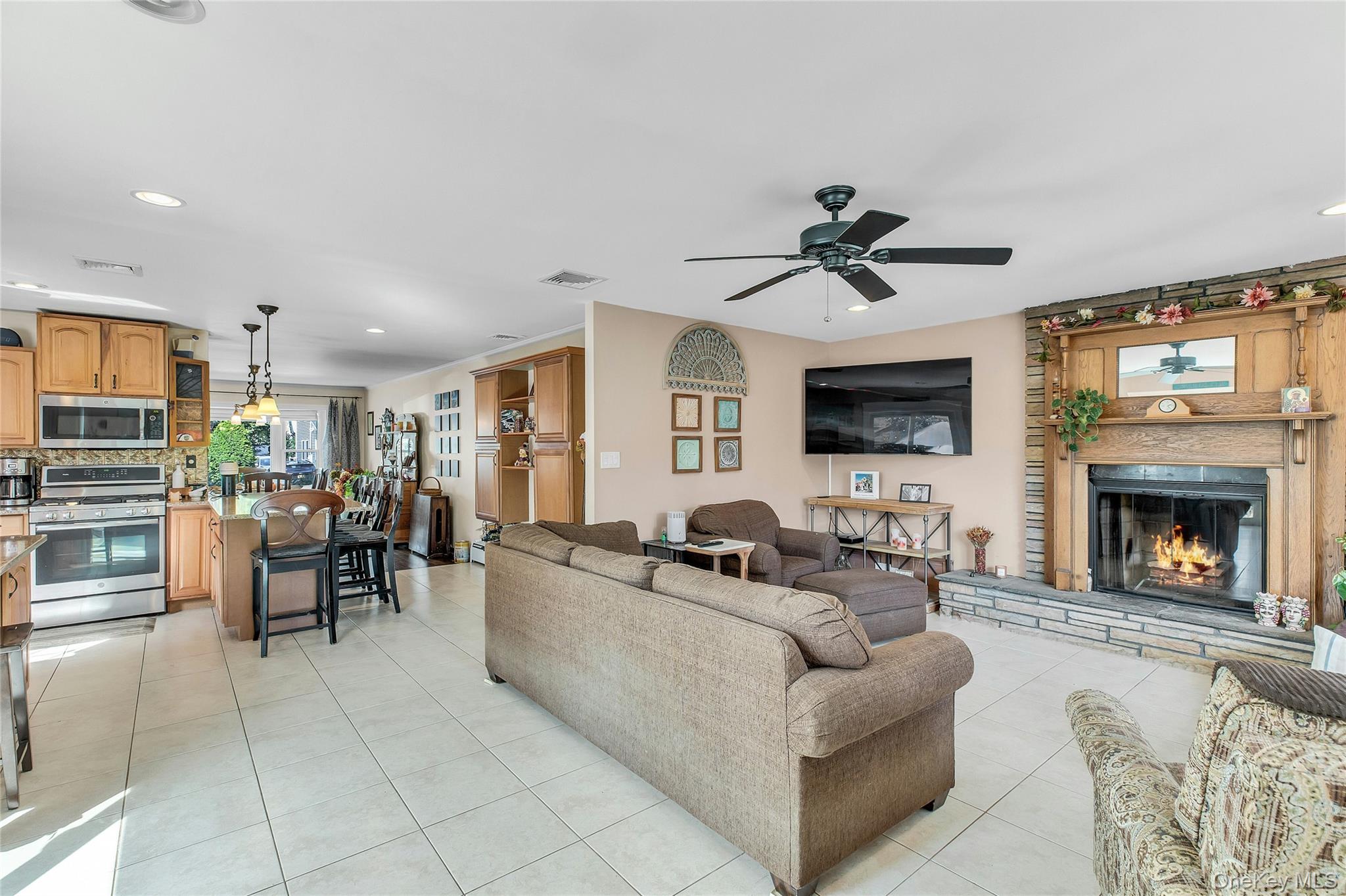 2084 Sherman Avenue — photo 11