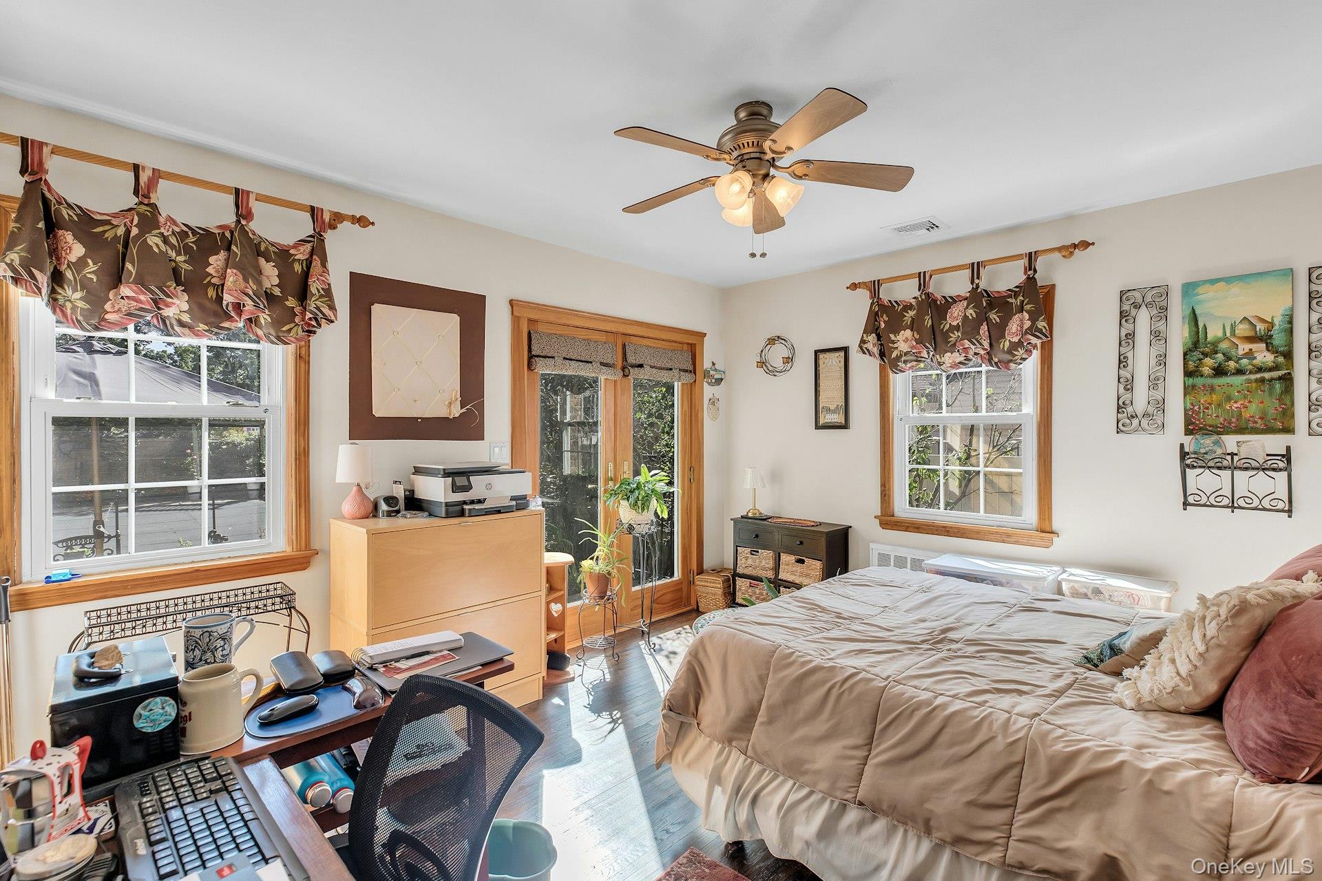 2084 Sherman Avenue — photo 14