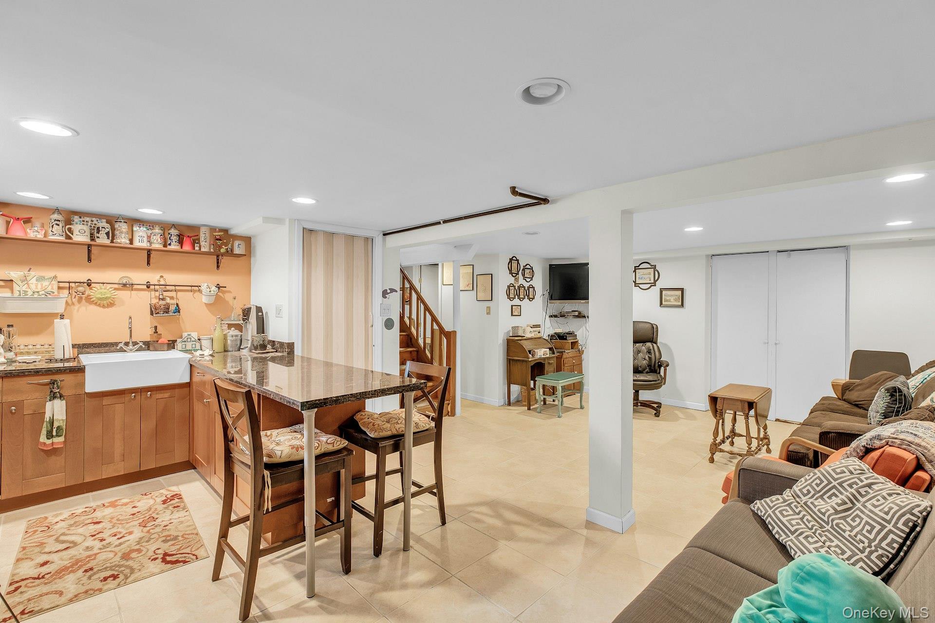 2084 Sherman Avenue — photo 23