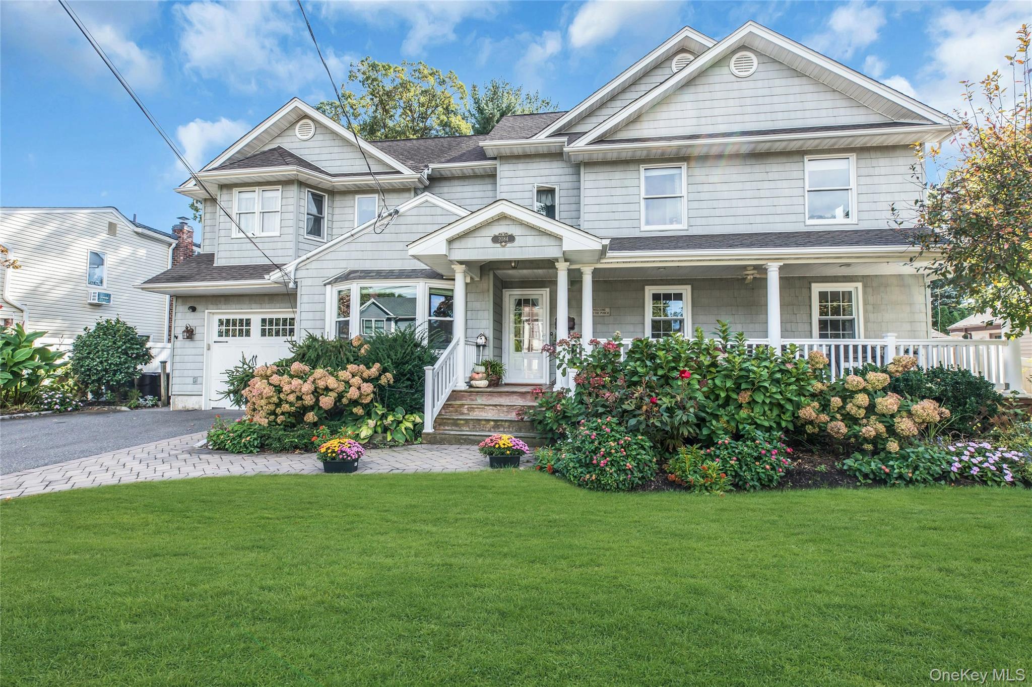 2084 Sherman Avenue, Merrick