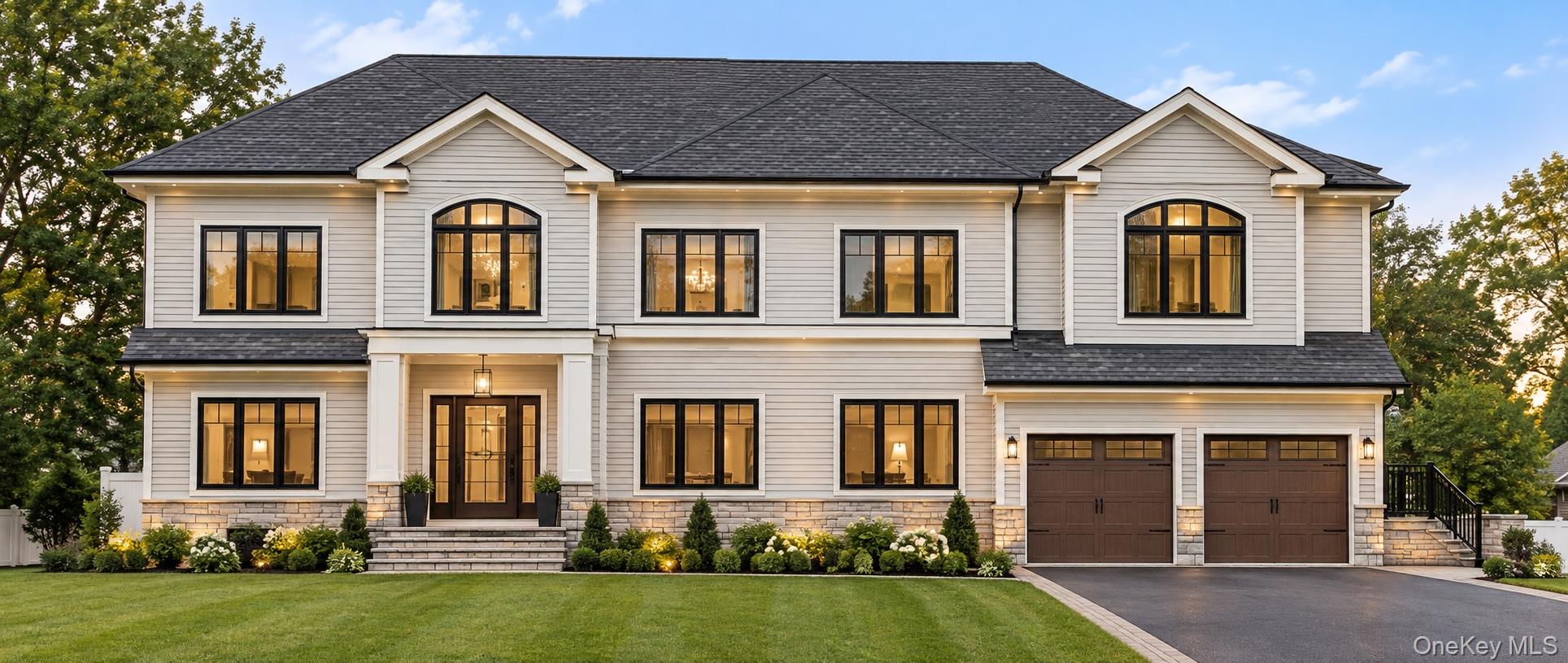 24 Stratford Avenue, Dix Hills