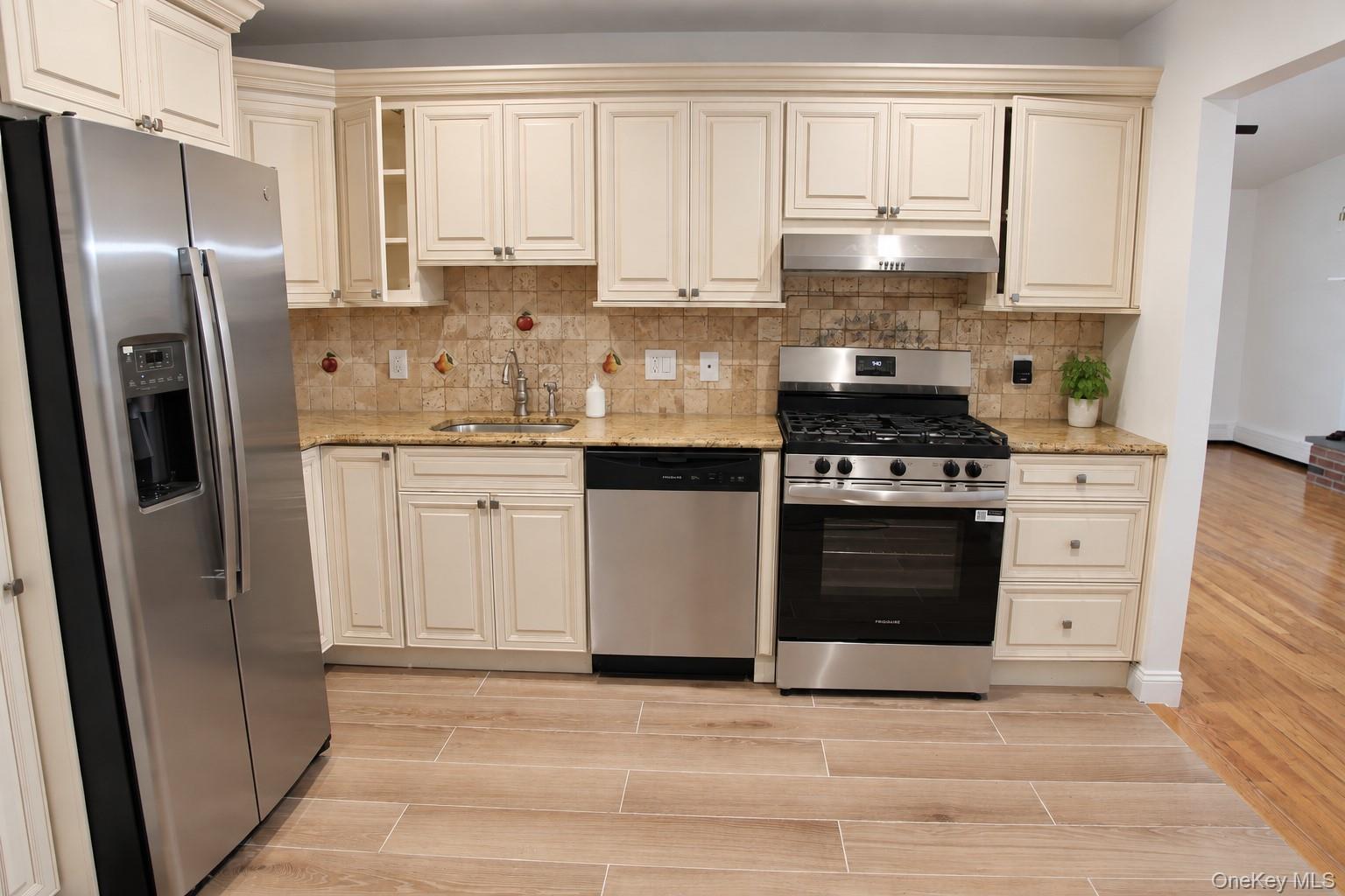 86 Iceland Drive — photo 2