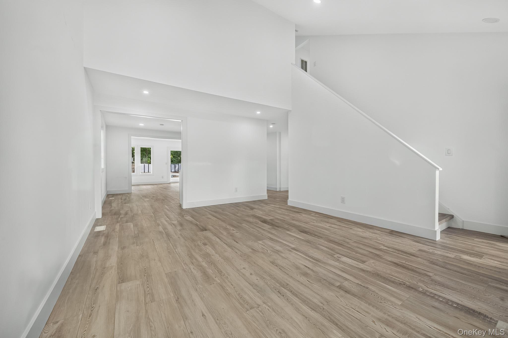 34 Pinelawn Avenue — photo 9
