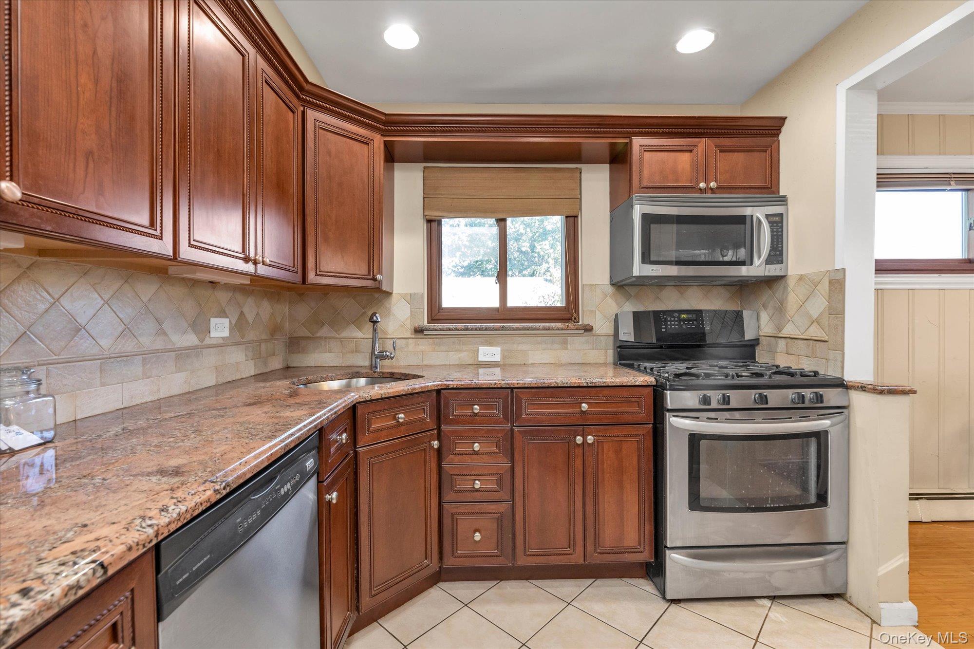 77 Horton Avenue — photo 8