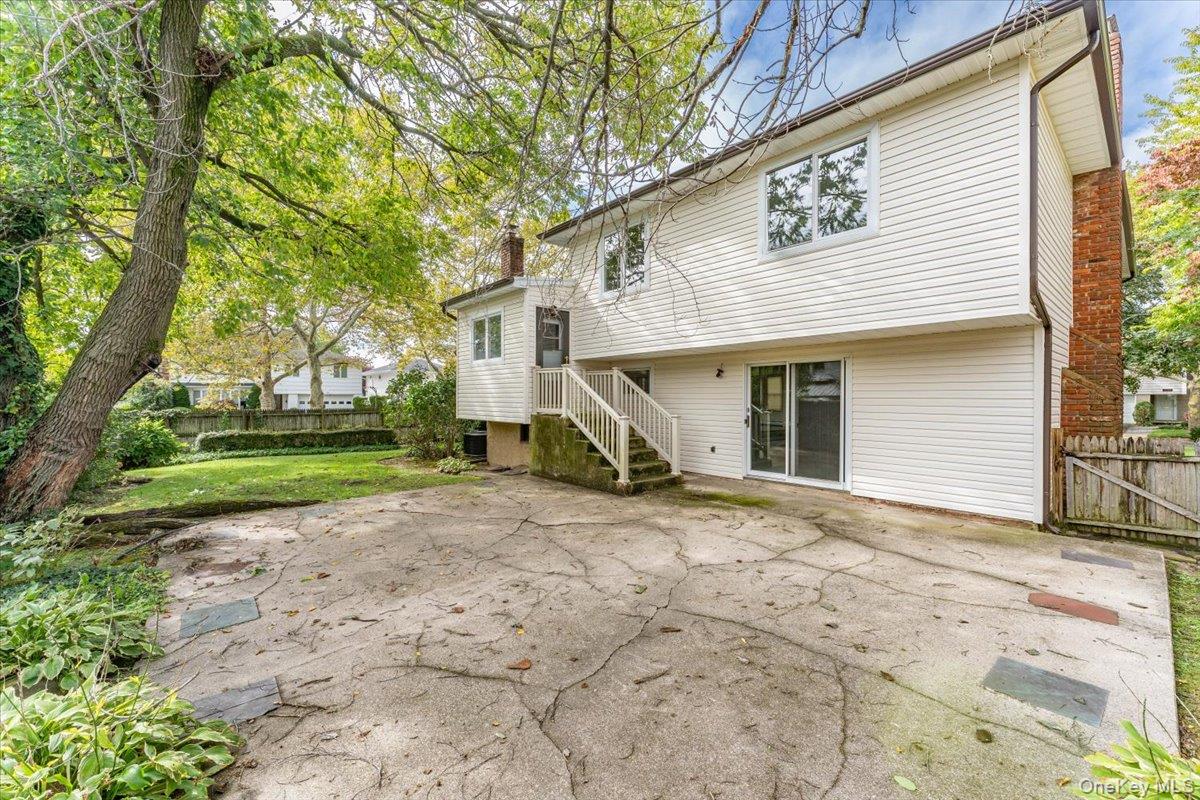 1066 Cedarhurst Street — photo 16
