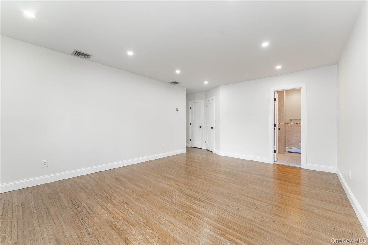 1066 Cedarhurst Street — photo 8