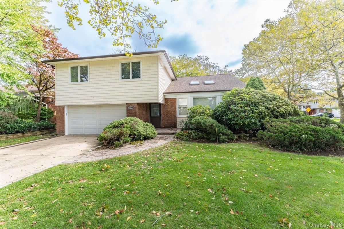 1066 Cedarhurst Street, North Woodmere