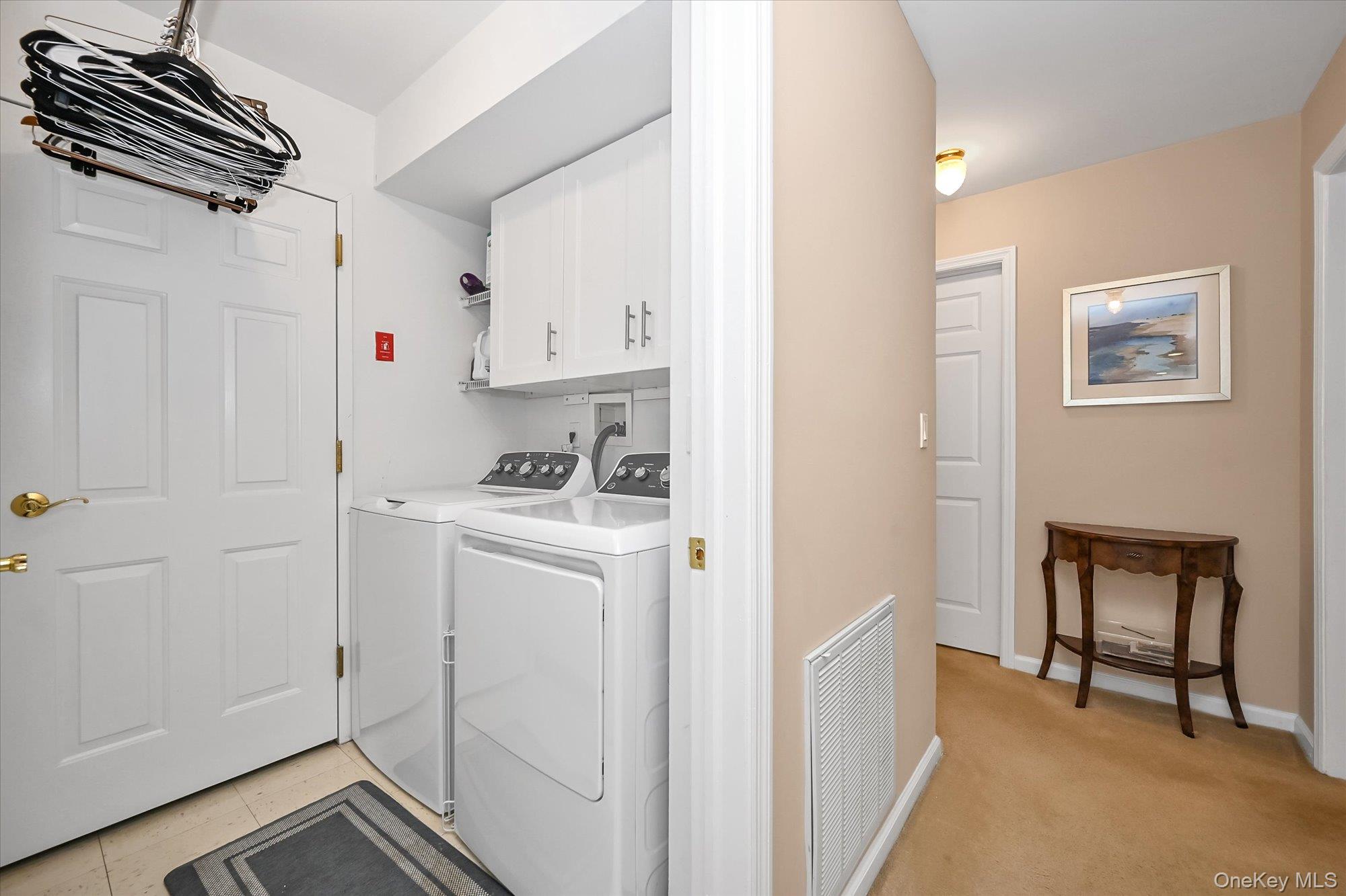 1067 Savoy Drive — photo 12