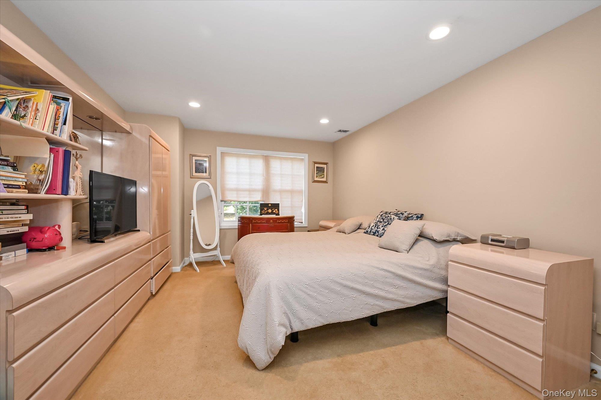 1067 Savoy Drive — photo 14