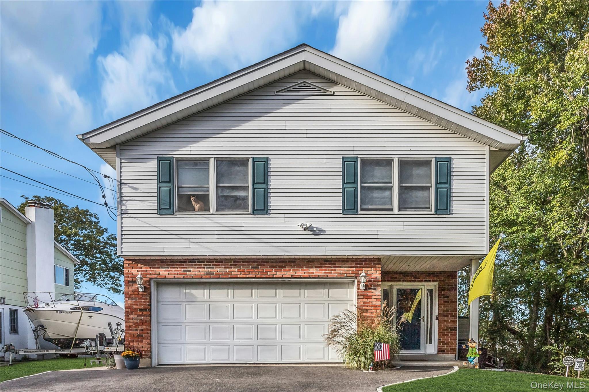 15 Riverside Avenue, Mastic Beach