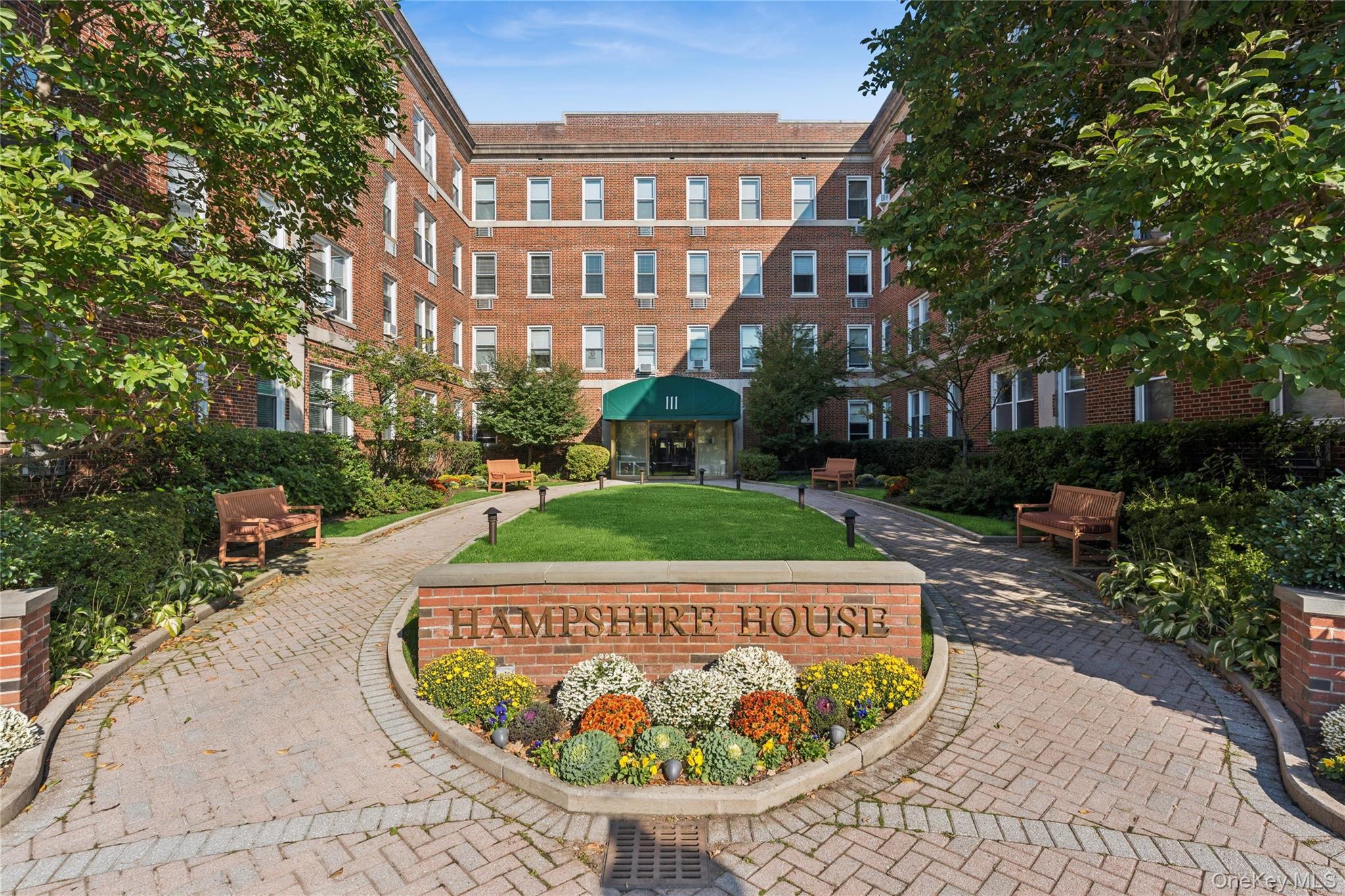111 7th Street #404, Garden City