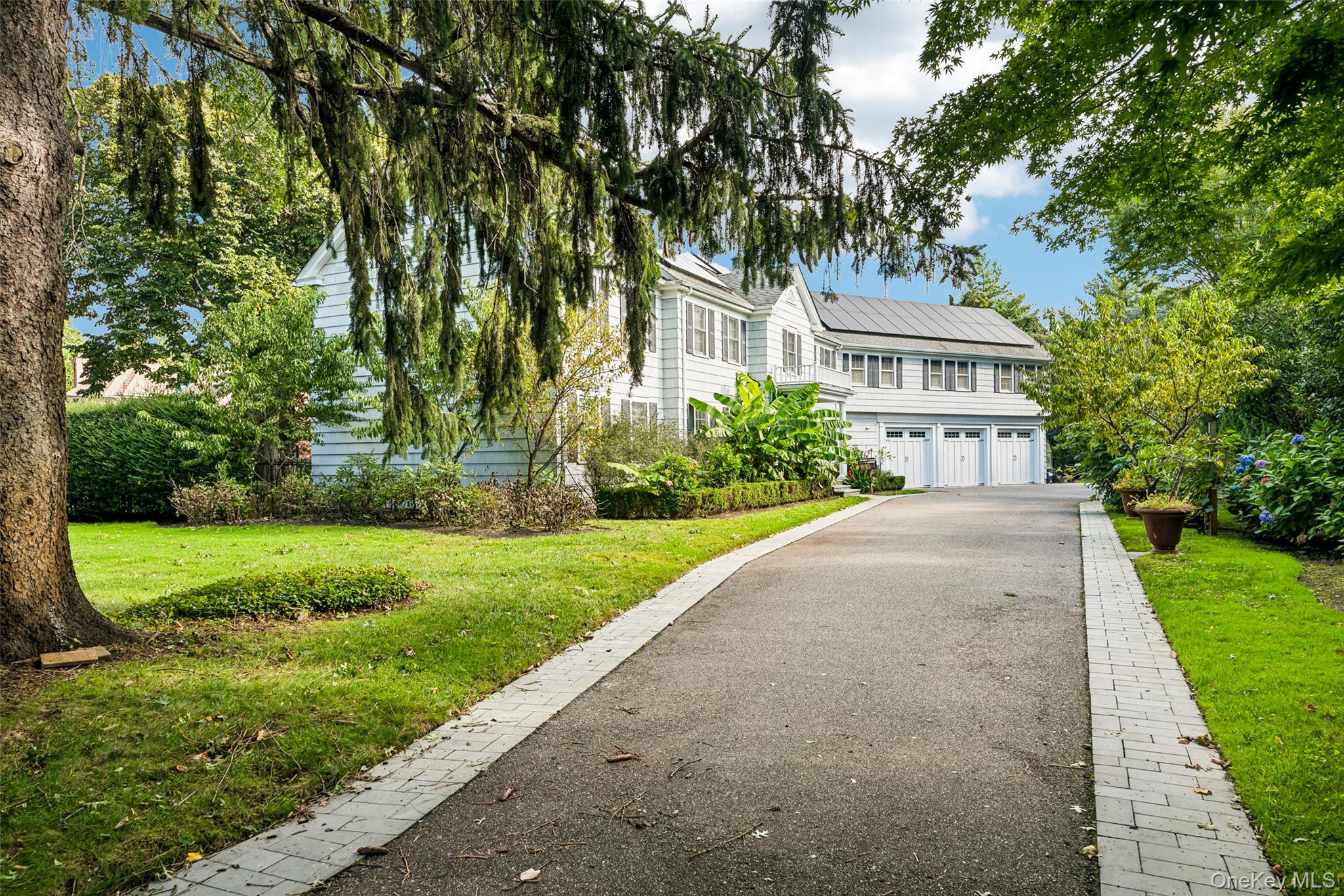 1325 Harbor Road, Hewlett Harbor