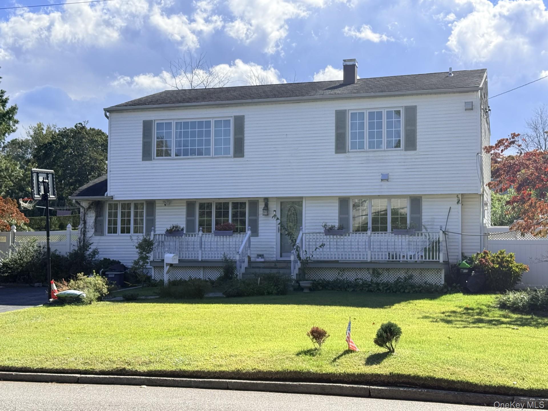 4 Longbow Lane, South Setauket