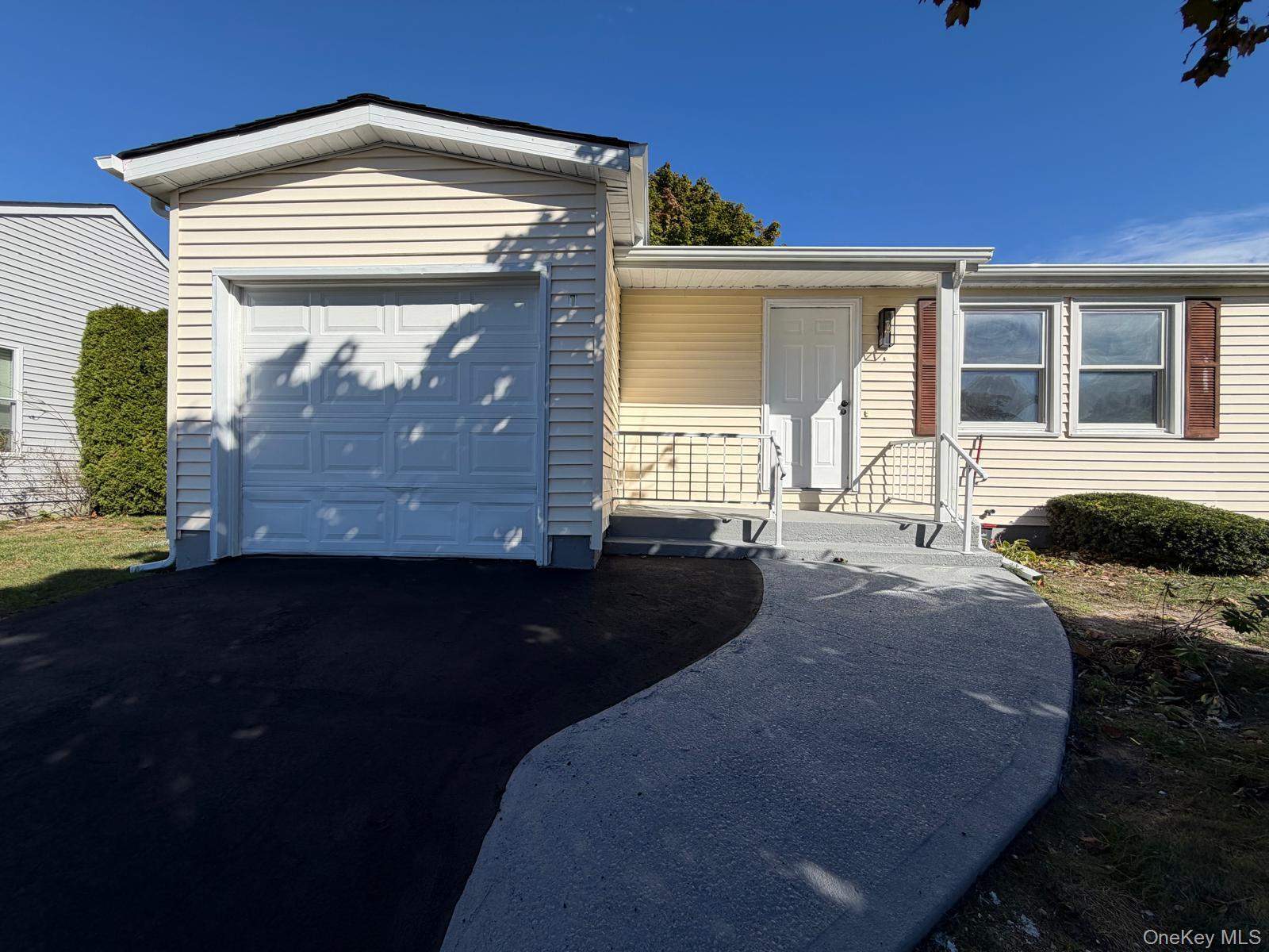 1 Limetree Drive, Manorville