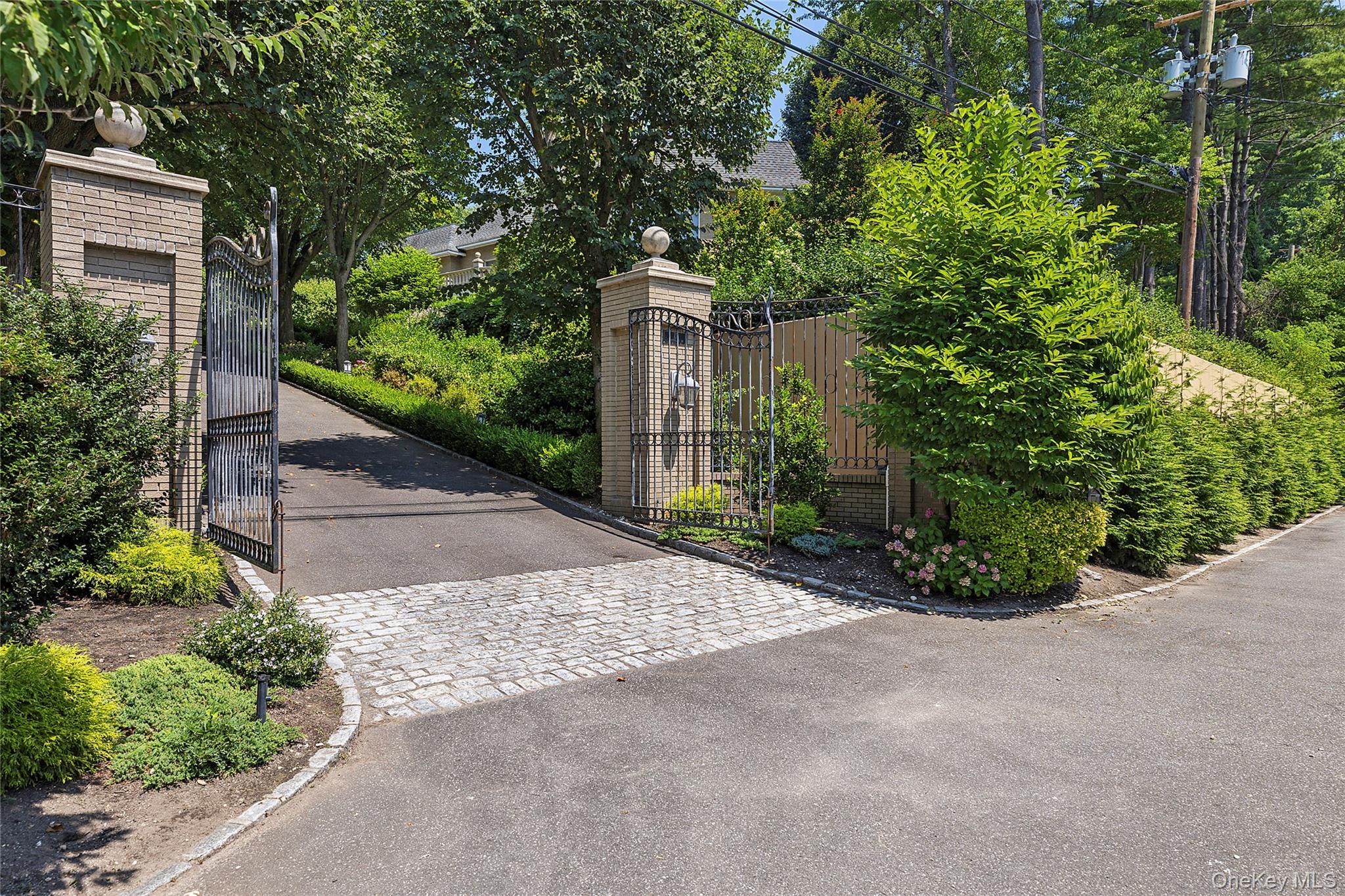13 Chanticlare Drive — photo 2