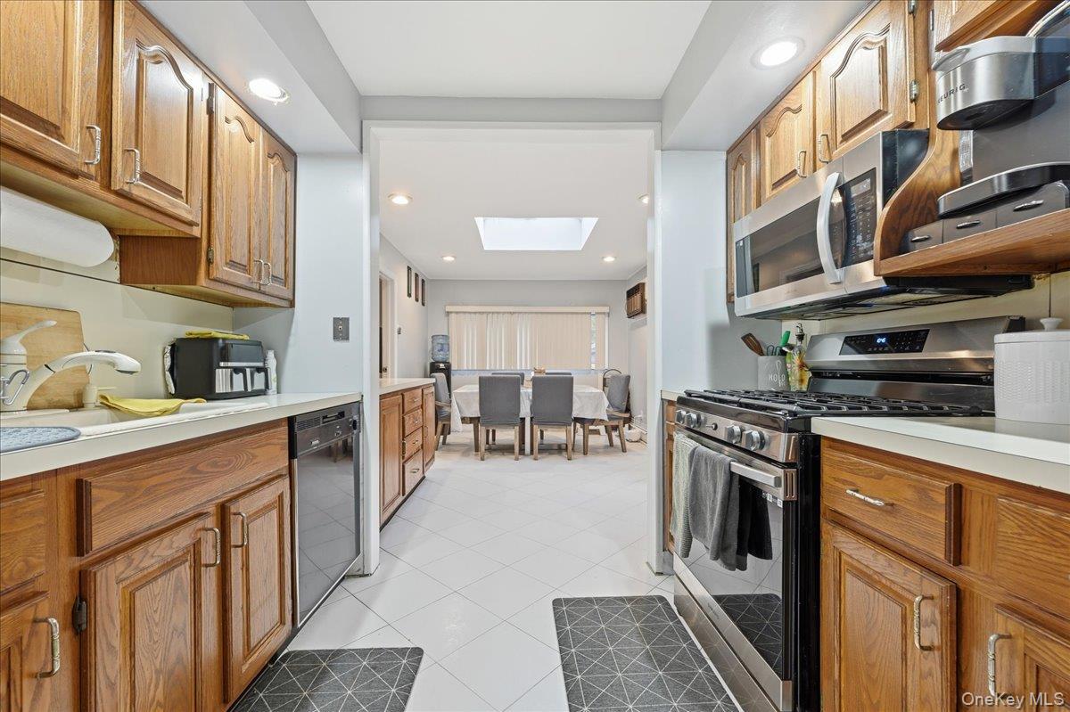 120 Bruce Terrace — photo 9