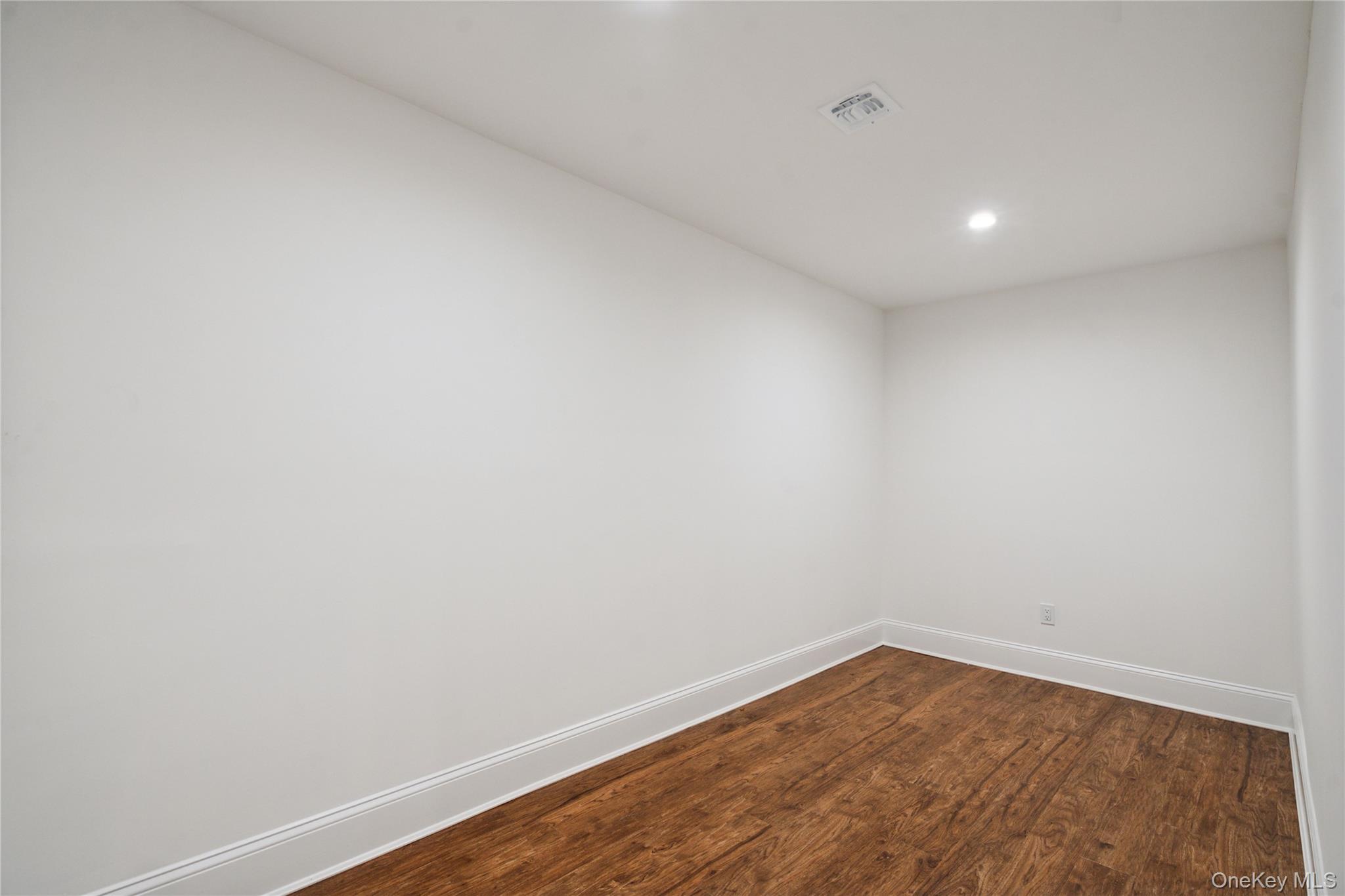 46 Plainview Road — photo 40