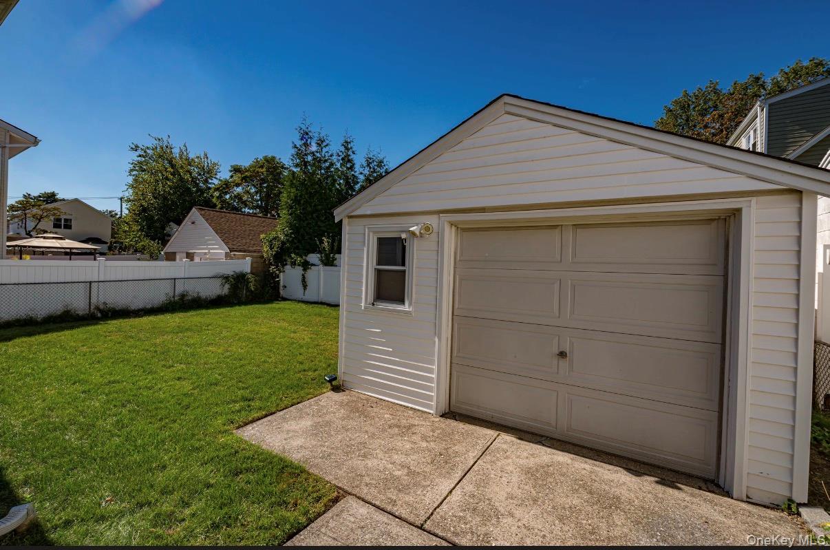 234 Keller Avenue — photo 17
