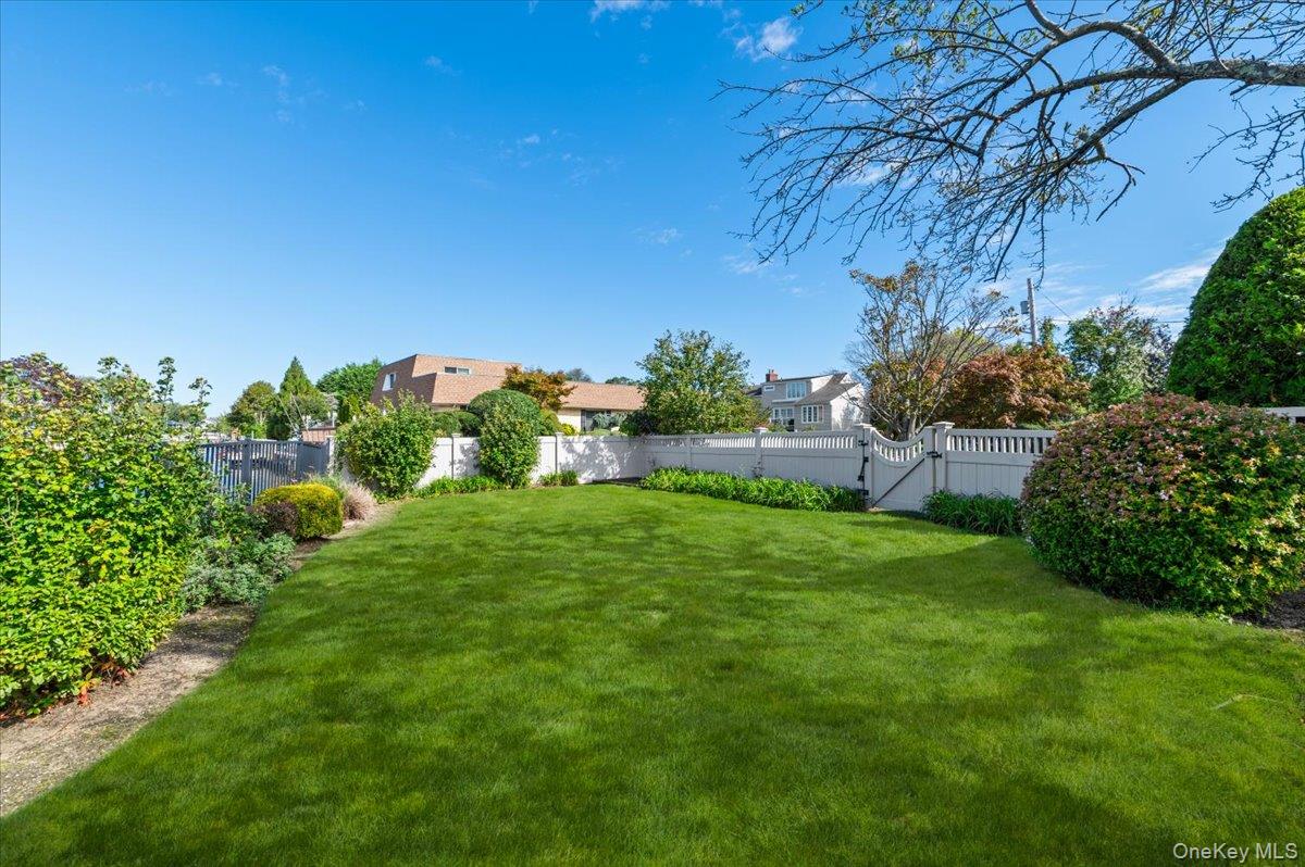 2 Fairfax Road — photo 32