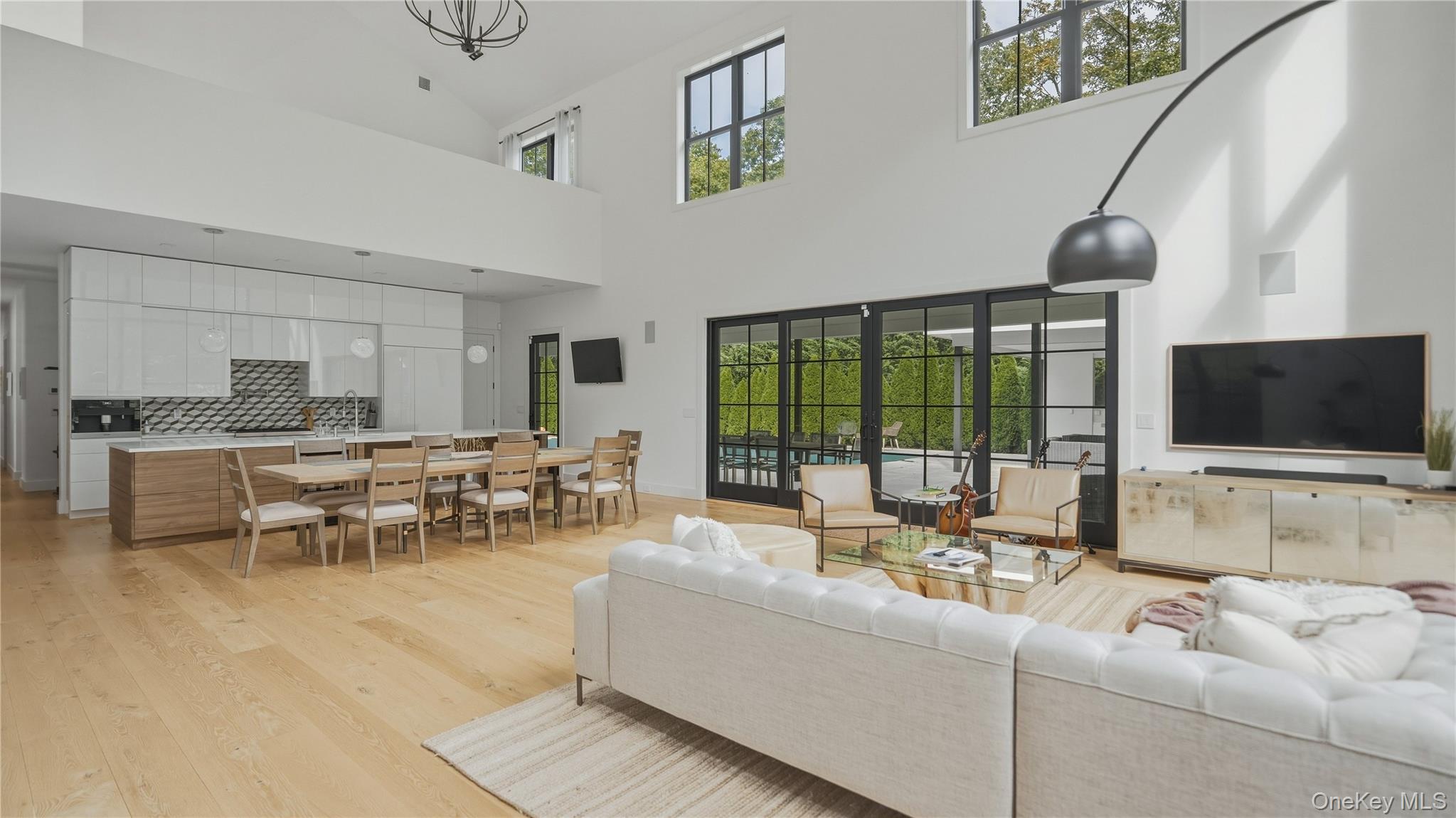 2 Bayview Avenue — photo 5