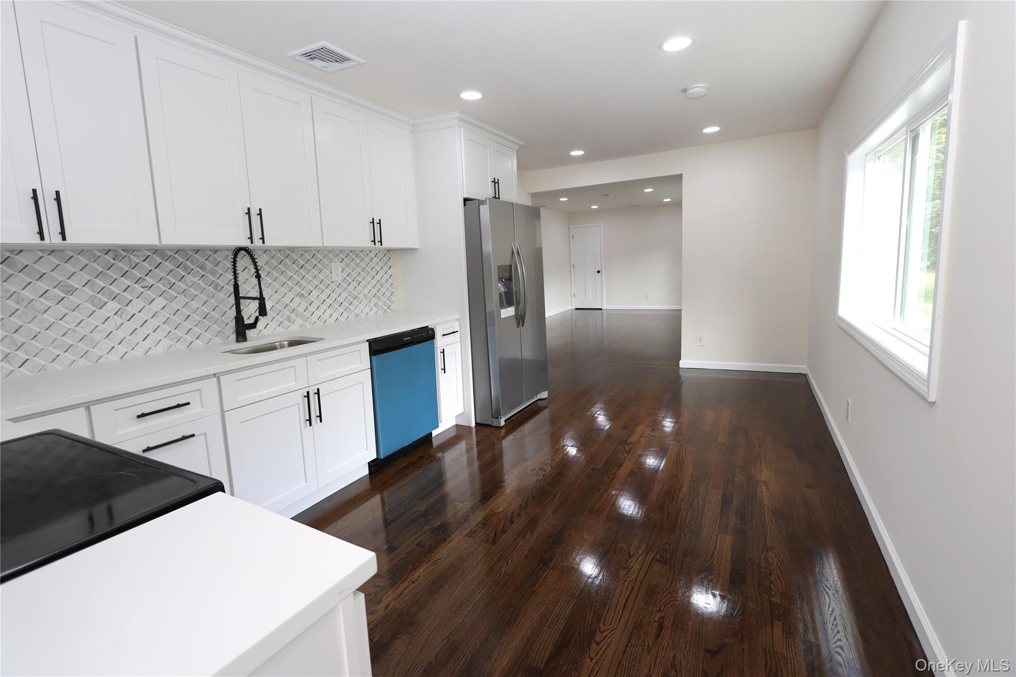 472 Nichols Road — photo 3