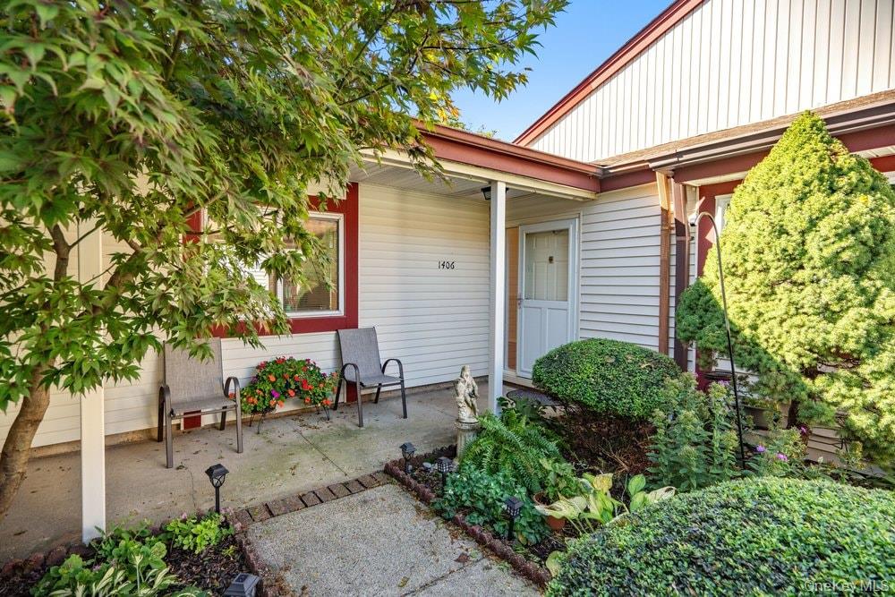 1406 Gotham Court, Saint James