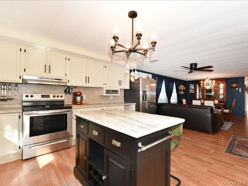 10 Greenwood Boulevard — photo 9