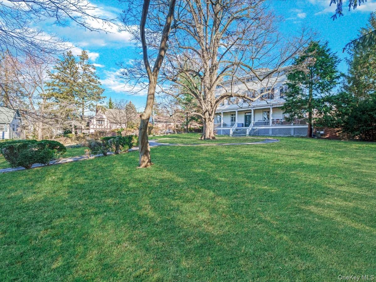 29 Center Drive — photo 3