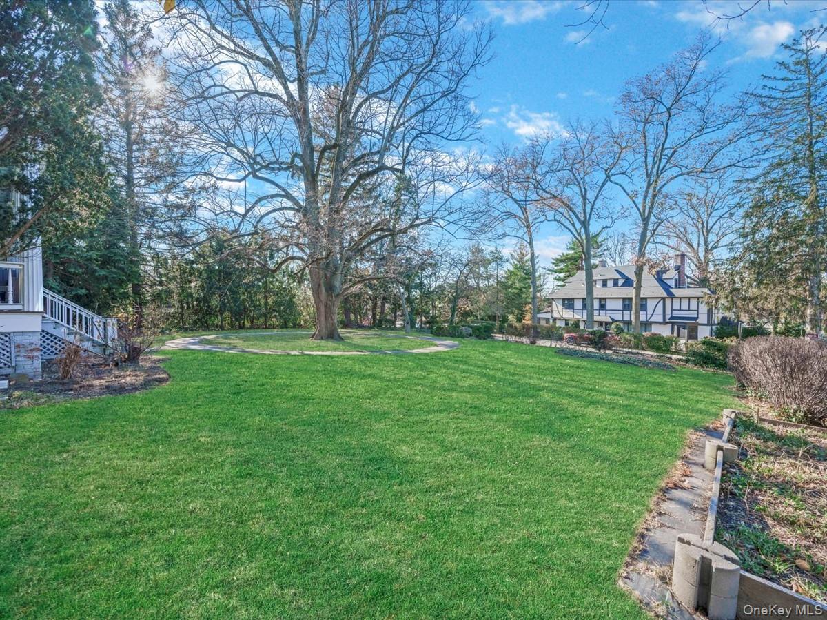 29 Center Drive — photo 4