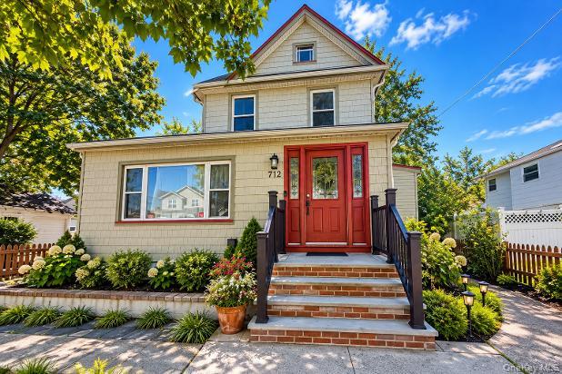 712 Parsonage Street, Baldwin