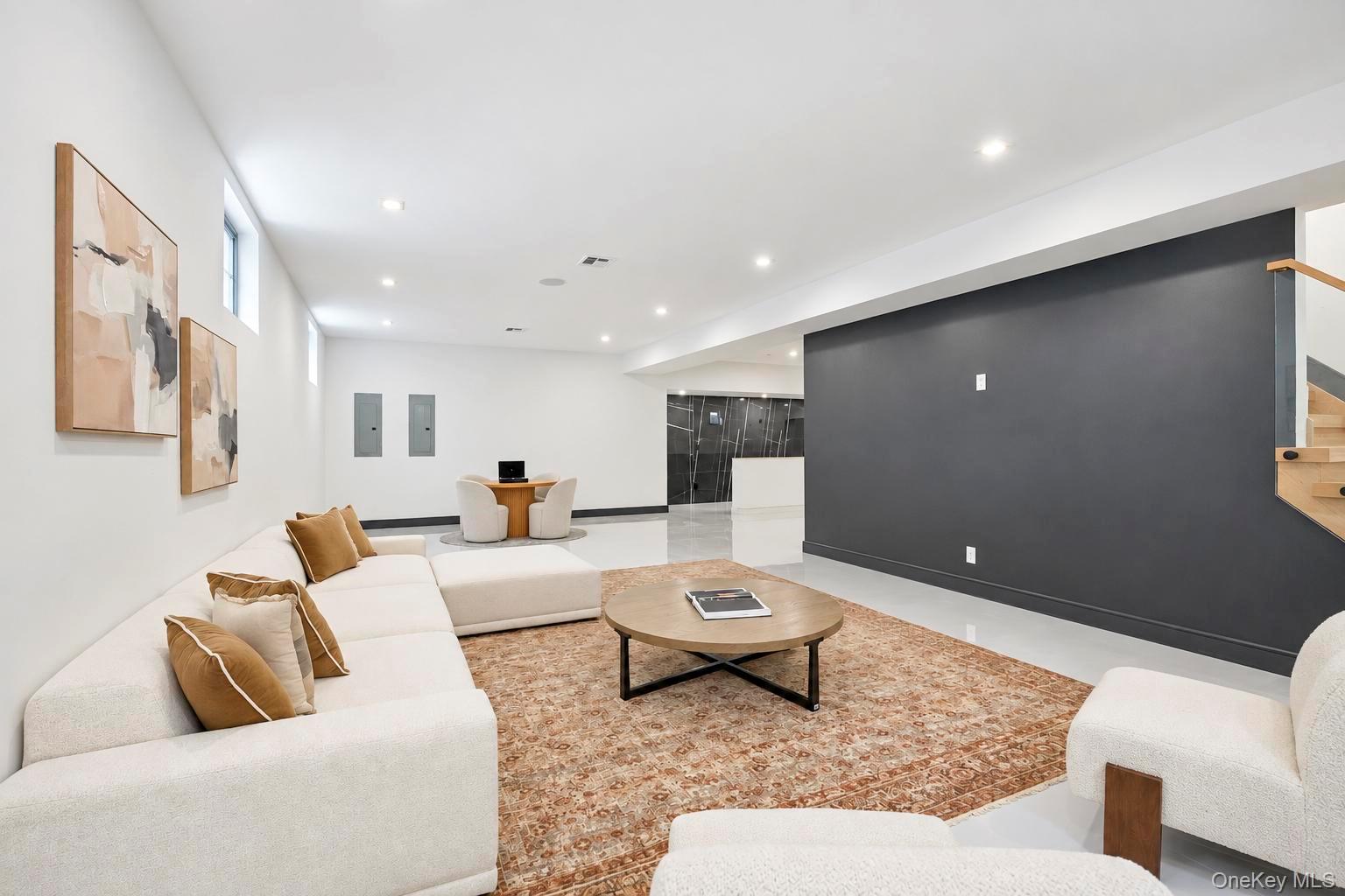 1073 Westminster Avenue — photo 31