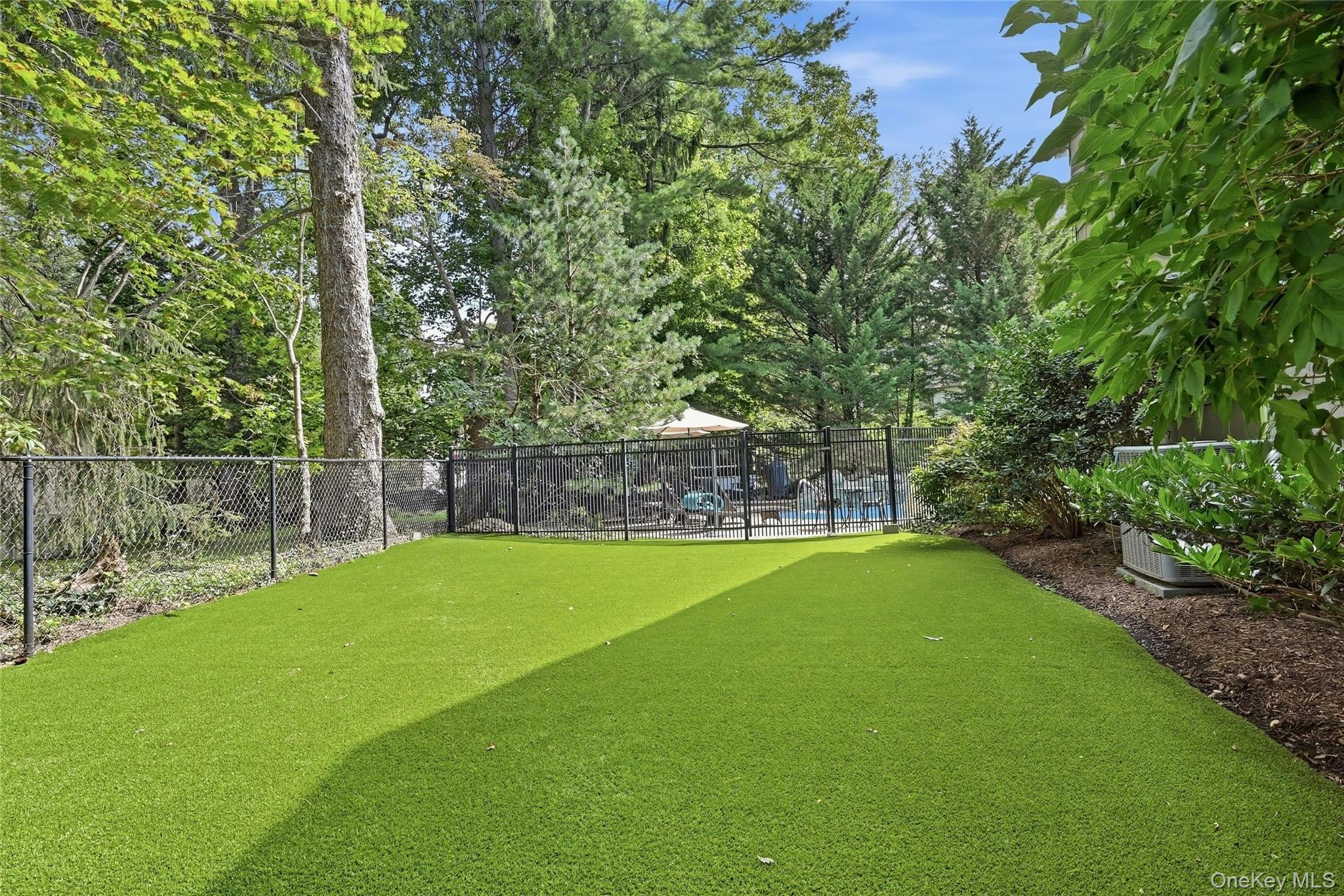 214 Norwood Avenue — photo 4