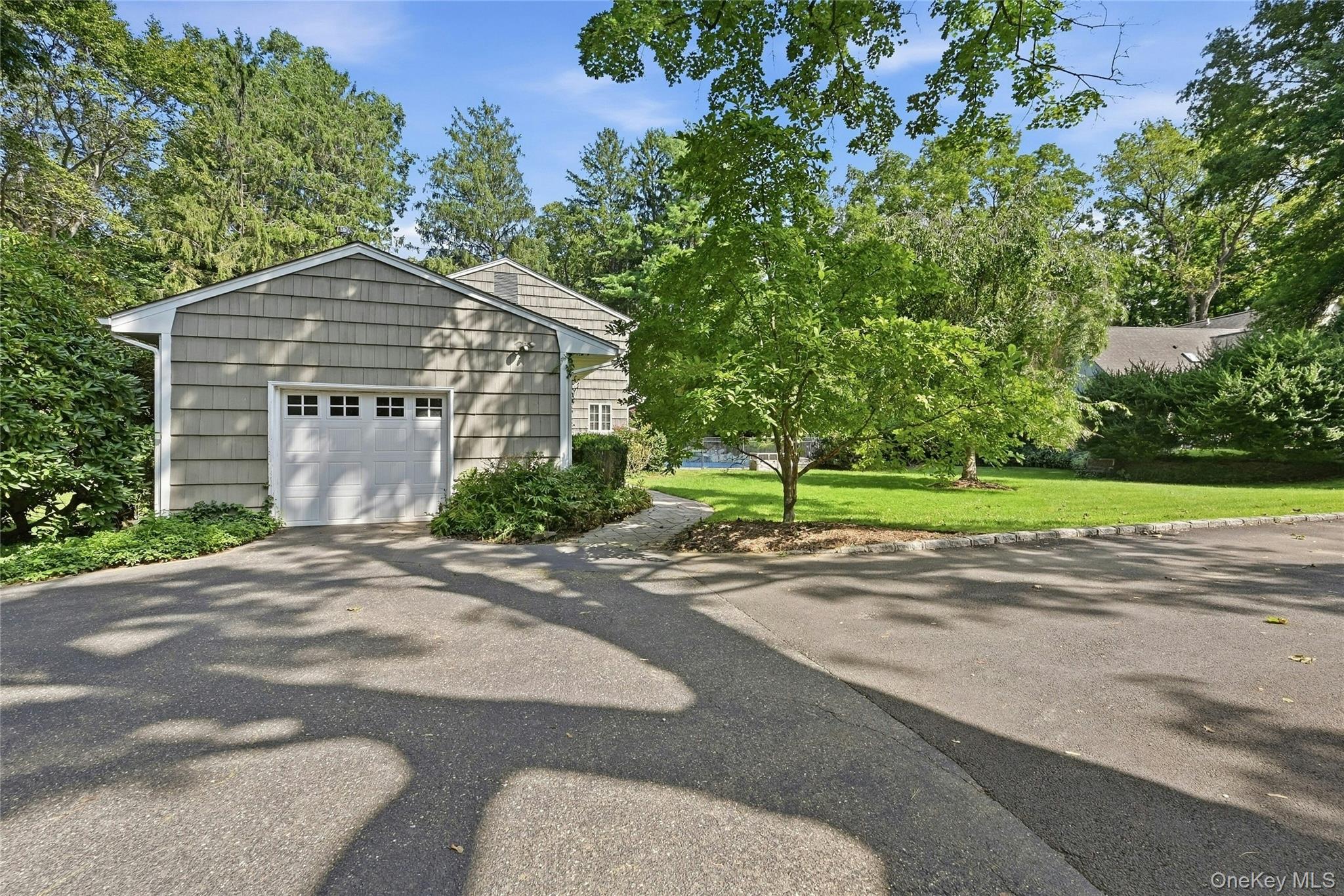 214 Norwood Avenue — photo 8