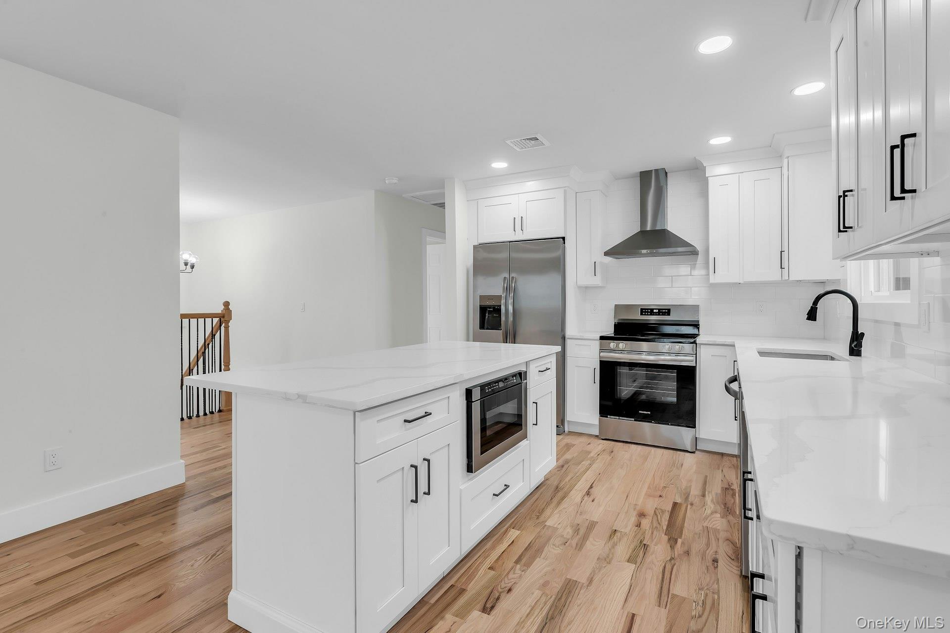 64 Skylark Drive — photo 2